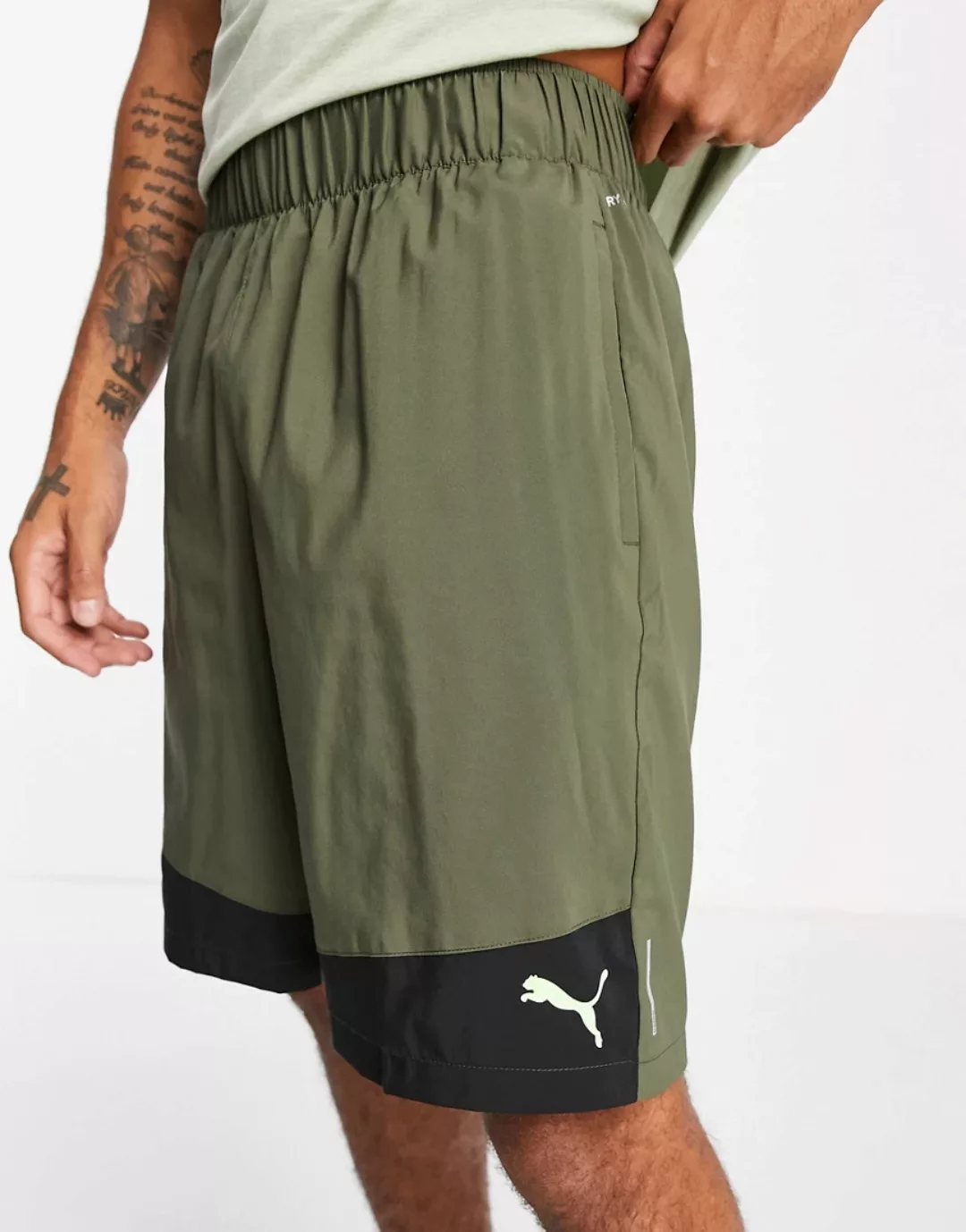 PUMA – Training – Favourite – Gewebte Shorts in Khaki, 10 Zoll-Grau günstig online kaufen