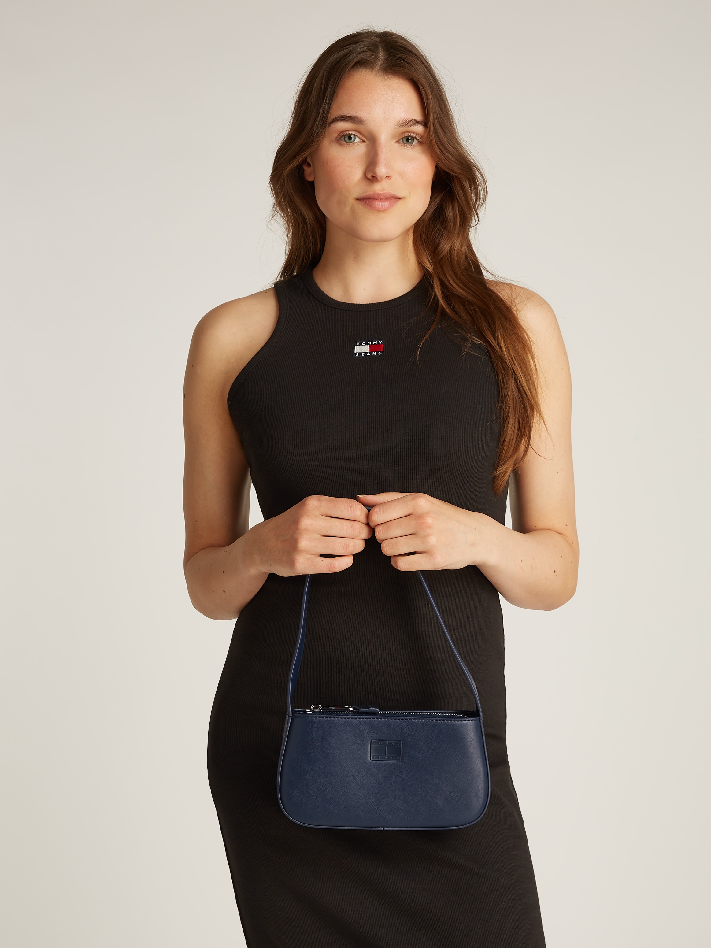 Tommy Jeans Schultertasche "TJW ESS MUST SHOULDER BAG", Damen Umhängetasche günstig online kaufen