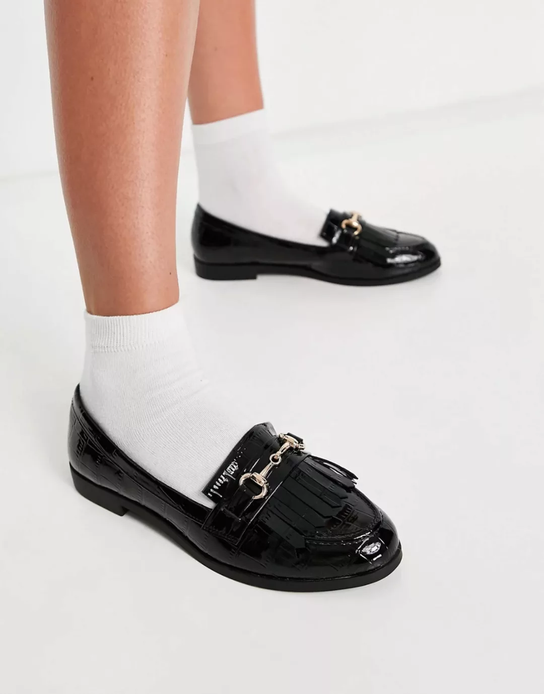 Miss Selfridge – Loafer mit Bommel aus Lackleder in Schwarz günstig online kaufen