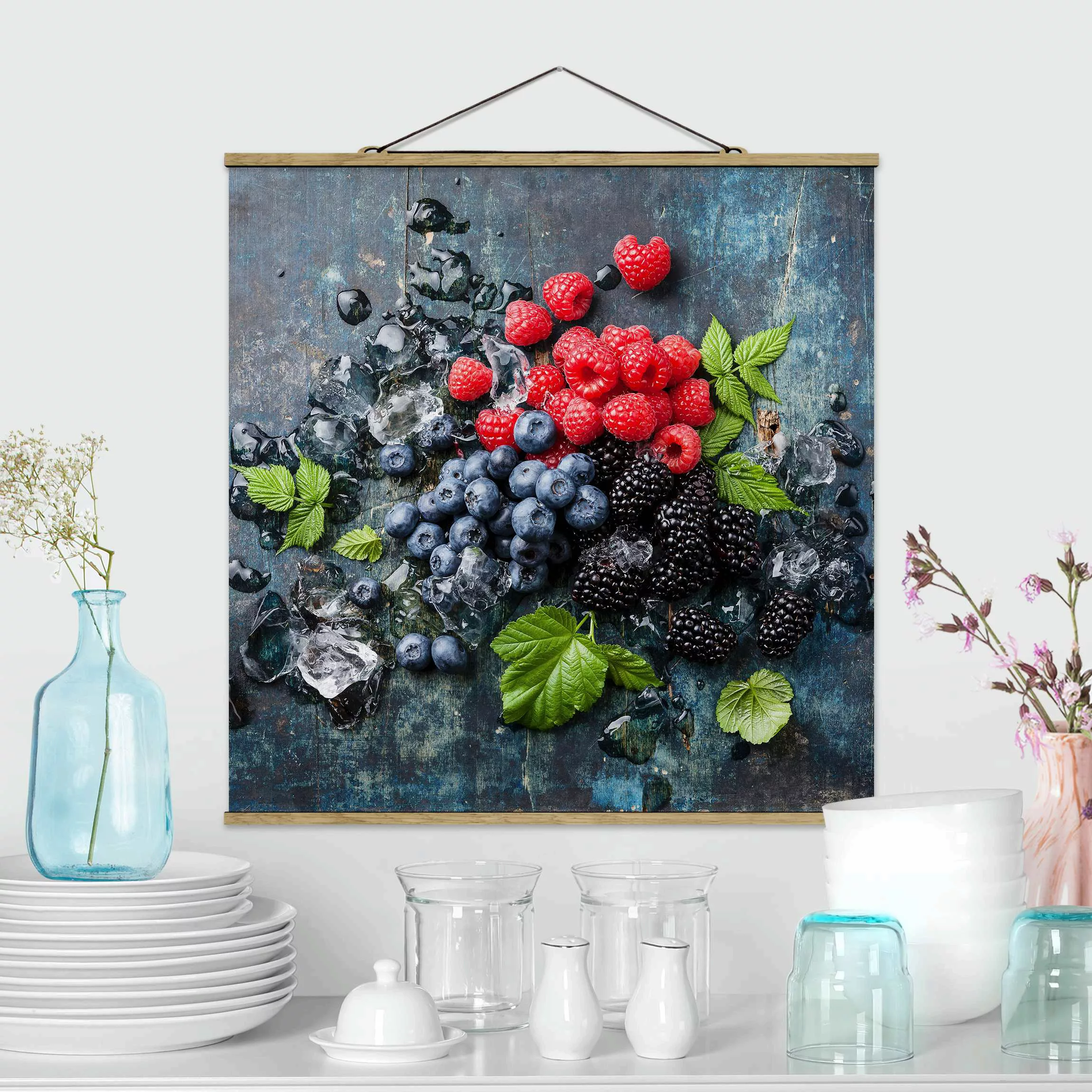 Stoffbild Küche mit Posterleisten - Quadrat Beerenmischung mit Eiswürfeln H günstig online kaufen