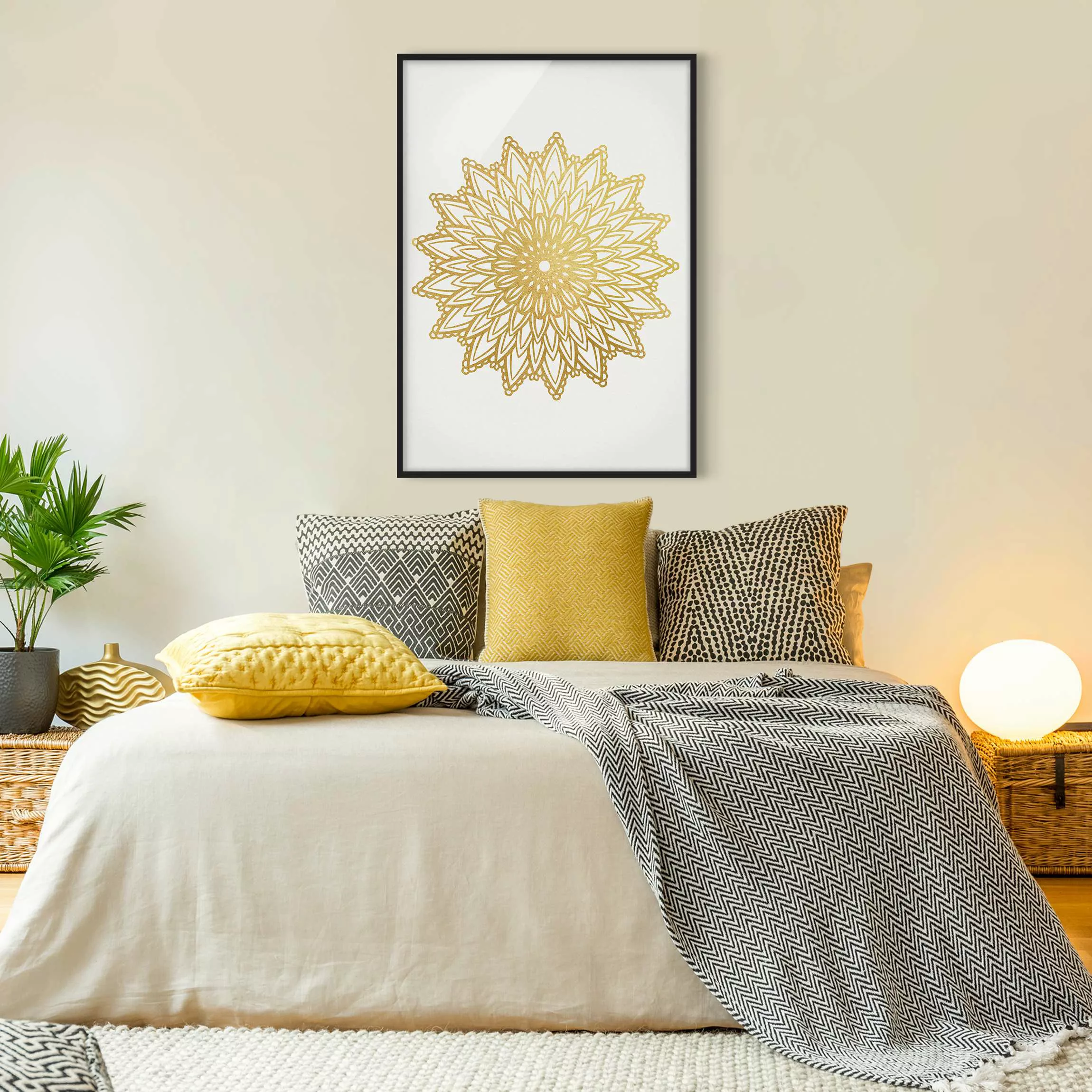 Bild mit Rahmen - Hochformat Mandala Sonne Illustration weiß gold günstig online kaufen