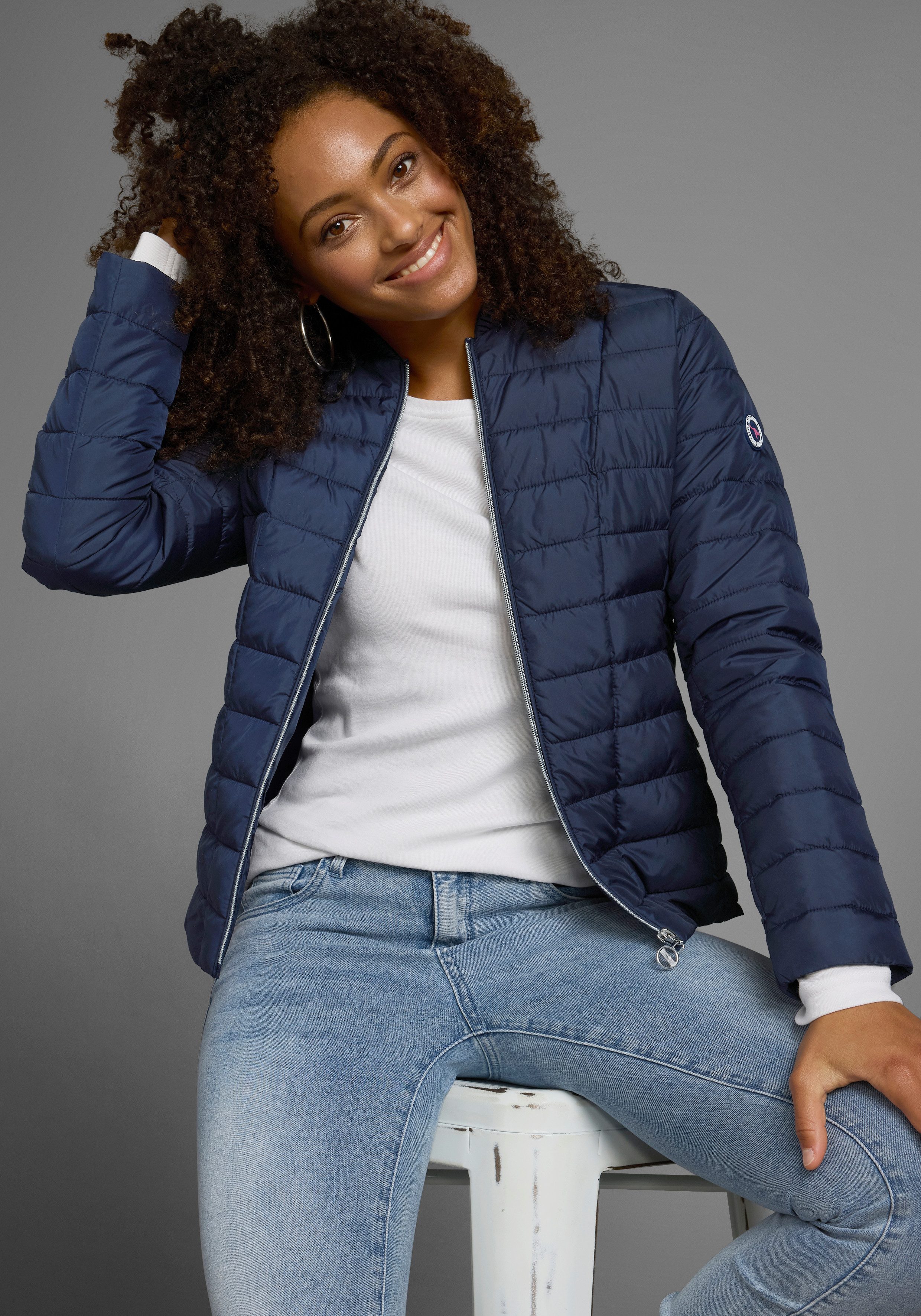 KangaROOS Steppjacke, figurbetonter Schnitt, hüftlange Passform günstig online kaufen