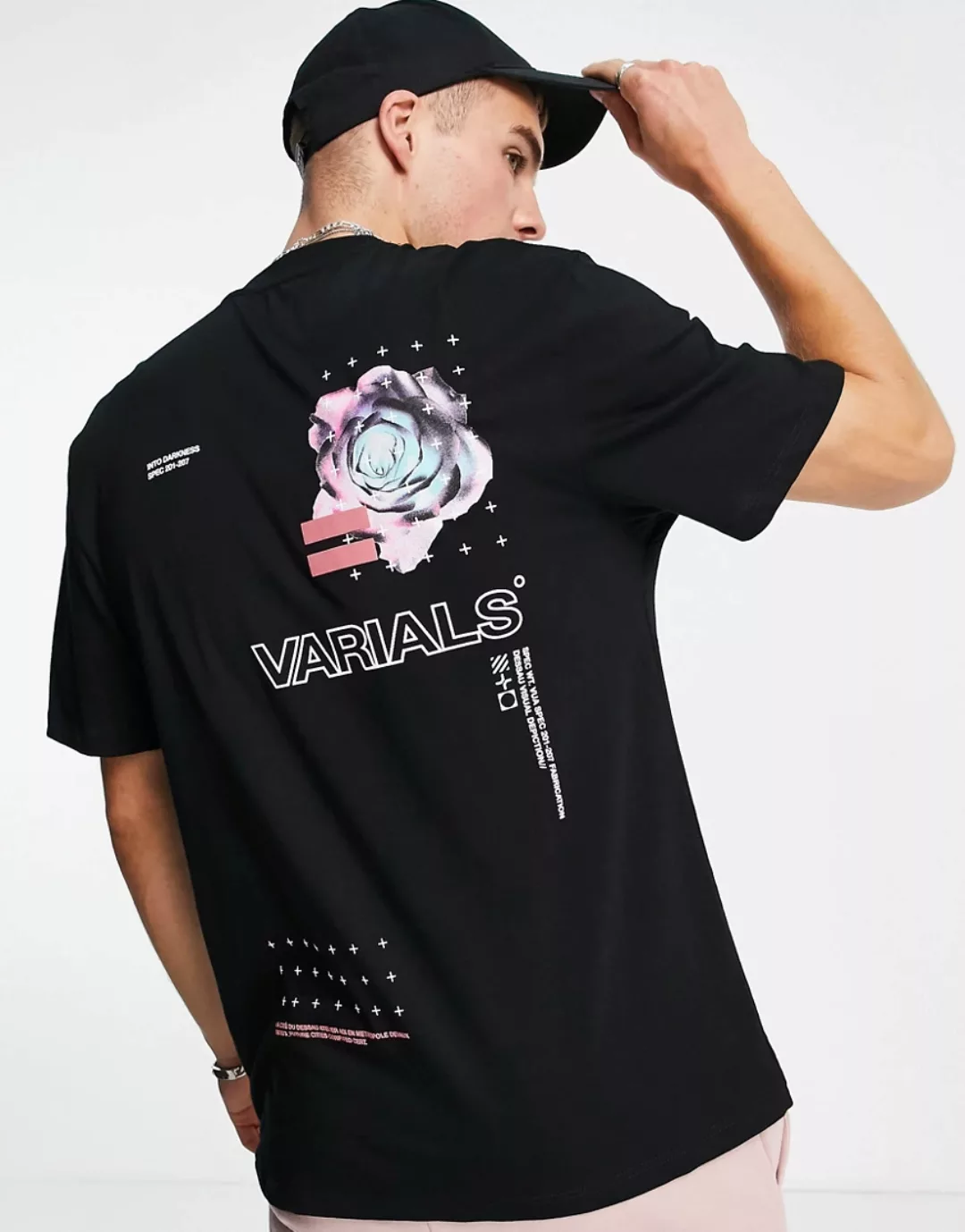 River Island – T-Shirt in Schwarz mit normalem Schnitt und Rosen-Print-Weiß günstig online kaufen