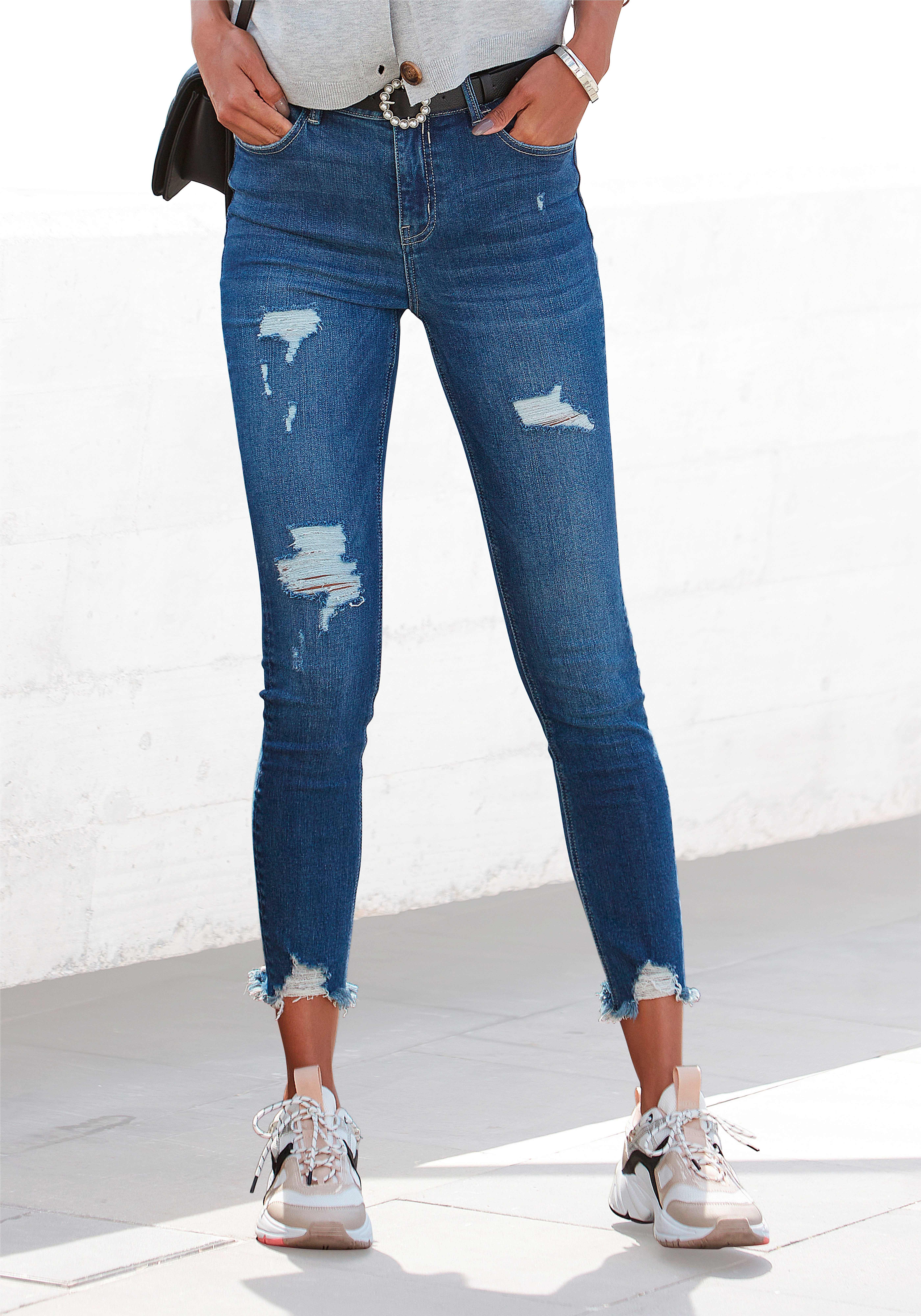Buffalo Destroyed-Jeans, mit ausgefranstem Beinabschluss und Stretchanteil, günstig online kaufen