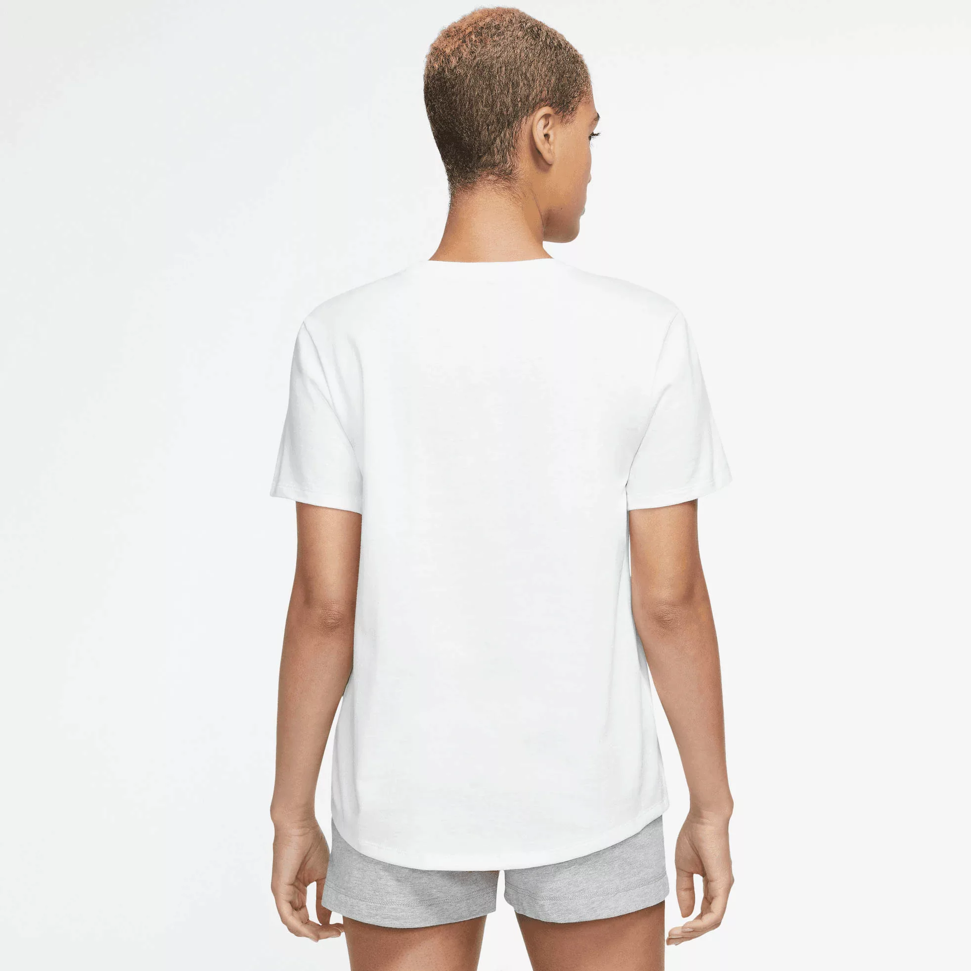 Nike Sportswear T-Shirt "CLUB ESSENTIALS WOMENS T-SHIRT" günstig online kaufen
