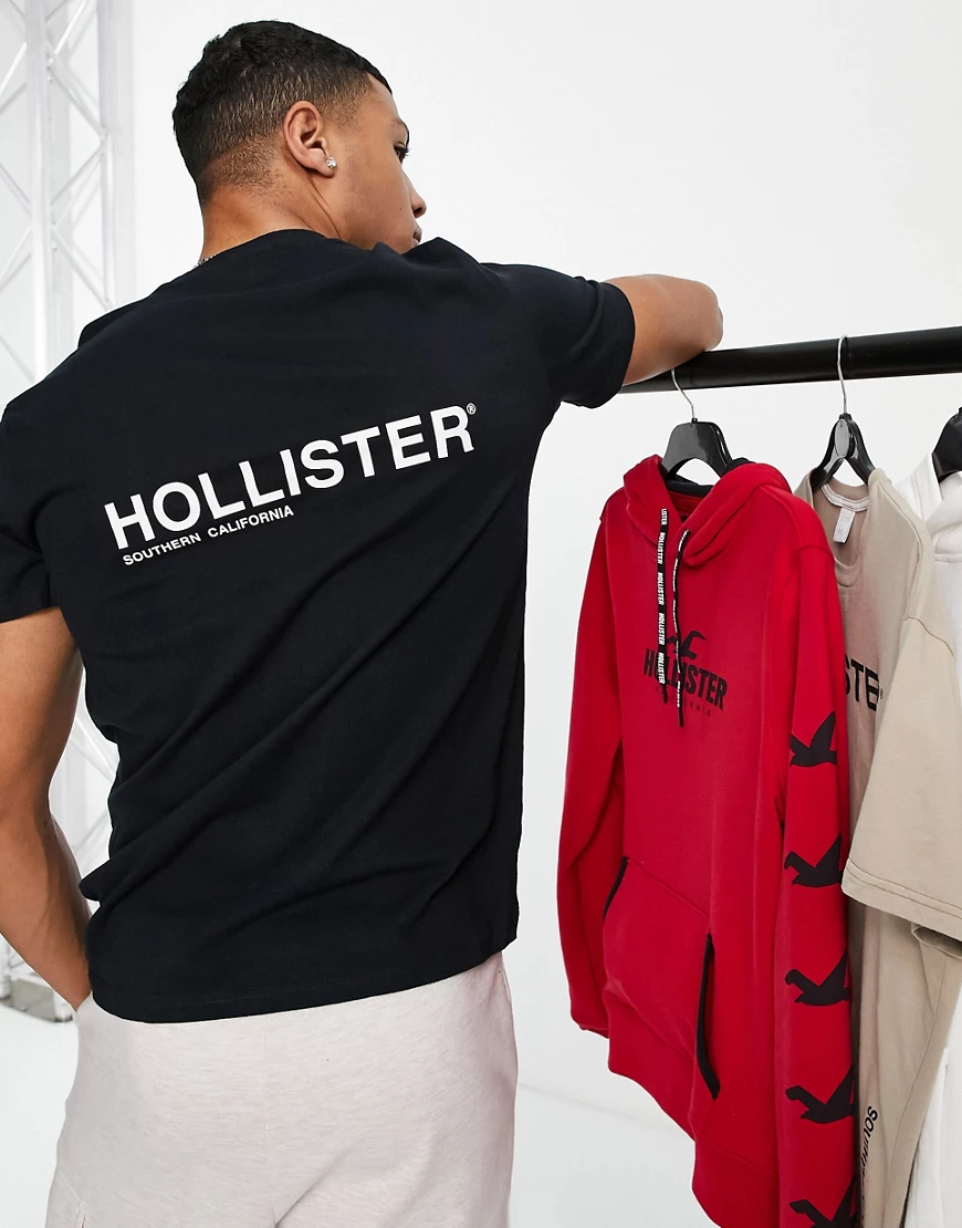 Hollister – T-Shirt in Schwarz mit Logo am Rücken günstig online kaufen