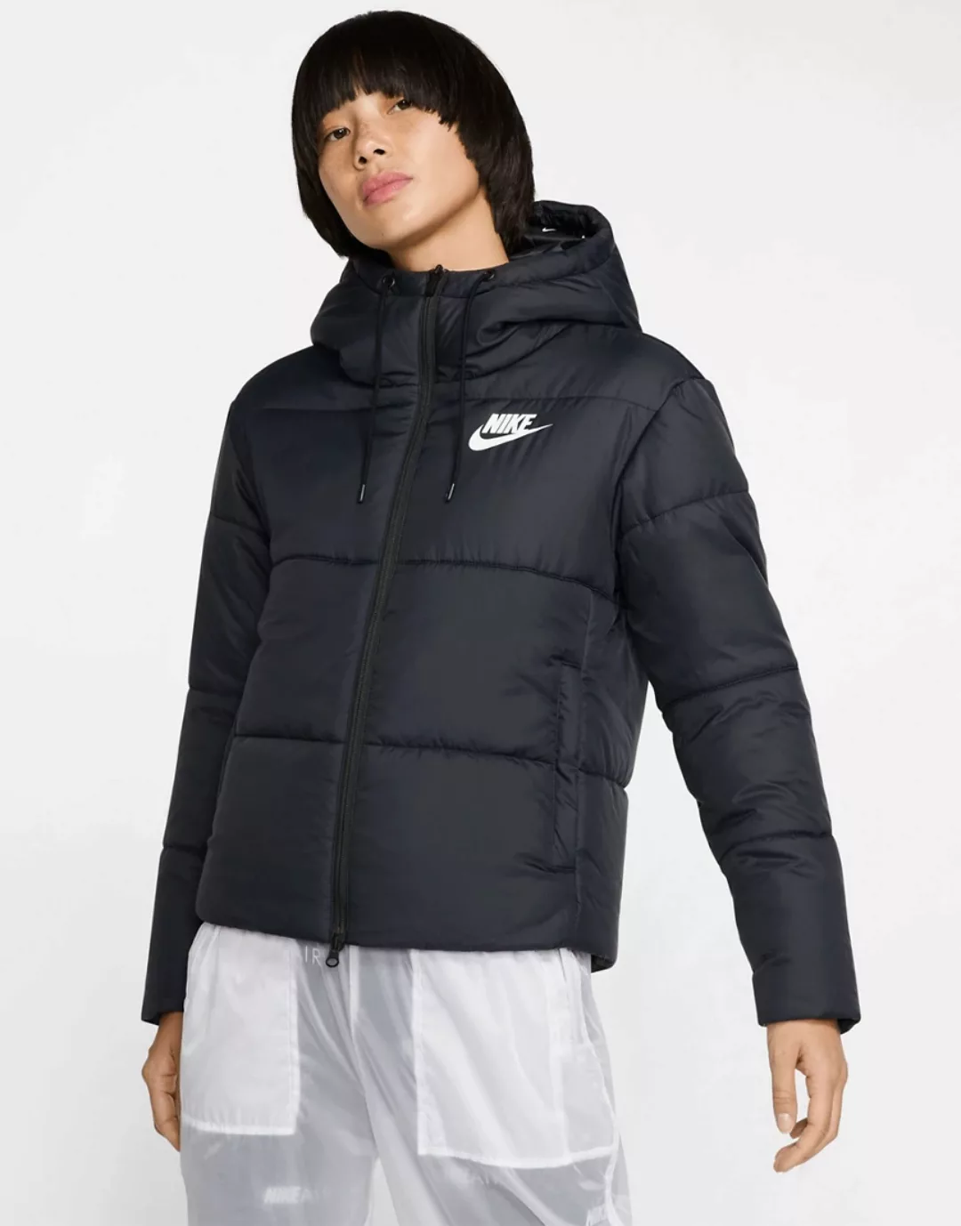 Nike – Gepolsterte Oversize-Jacke in Schwarz günstig online kaufen