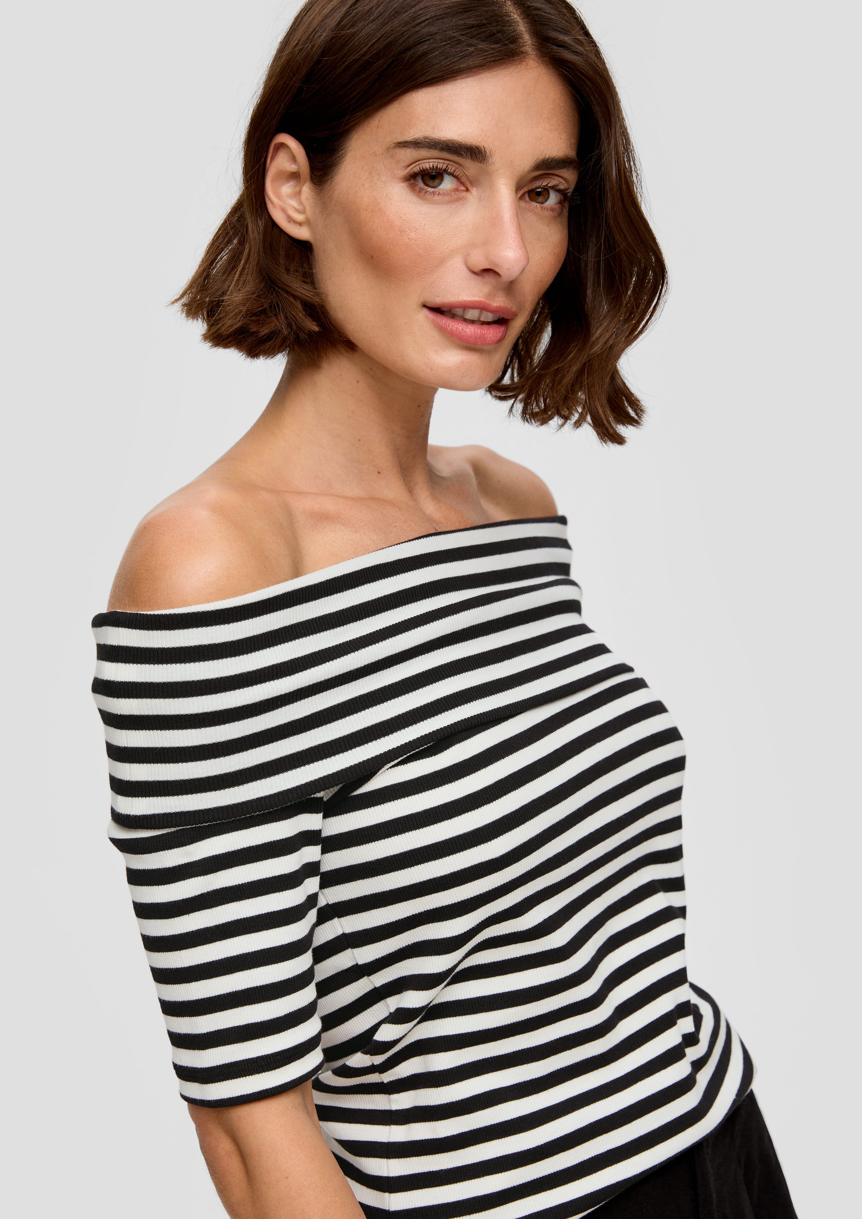 s.Oliver Kurzarmshirt Stretchiges Rippshirt mit Carmen-Ausschnitt günstig online kaufen