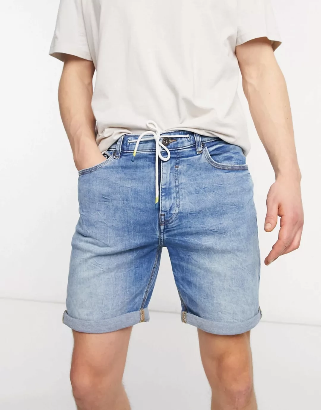 Pull&Bear – Join Life – Shorts mit engem Schnitt in verwaschenem Blau günstig online kaufen