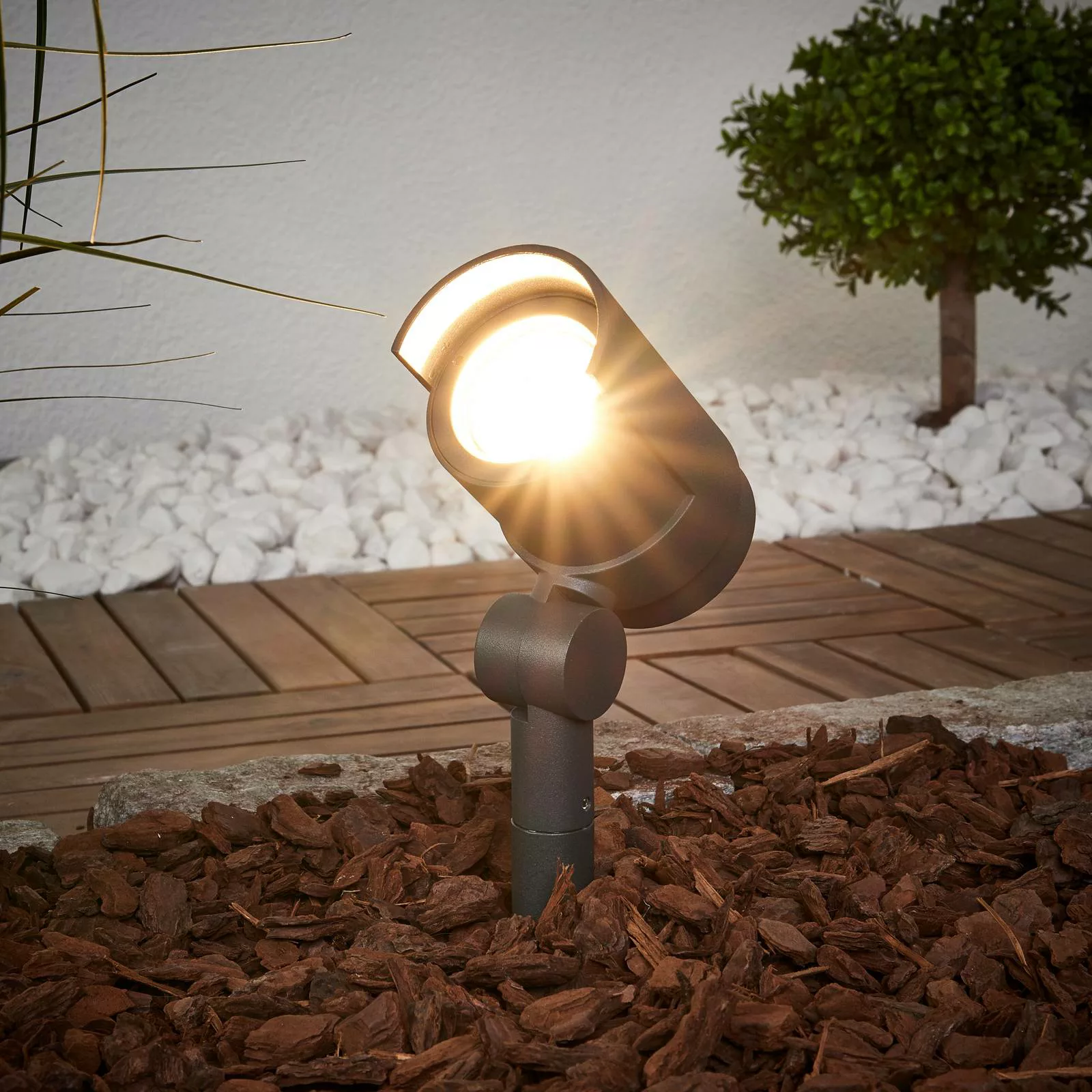 Lucande LED-Erdspießstrahler Beatrix, anthrazit, Alu, 45,7cm günstig online kaufen