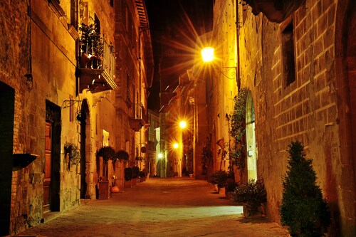 Papermoon Fototapete »Altstadt bei Nacht« günstig online kaufen