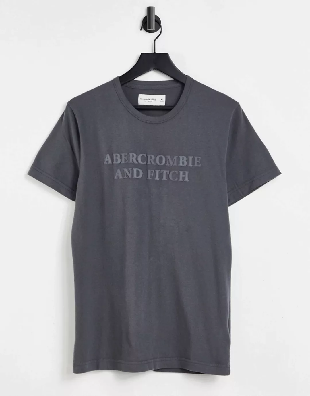 Abercrombie & Fitch – Tech-T-Shirt in Schwarz mit farblich abgestimmtem Log günstig online kaufen