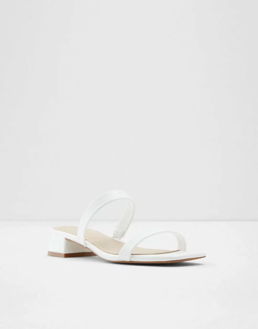 ALDO – Biliwen – Sandalen in Weiß mit mittelhohem Absatz und zwei Riemen günstig online kaufen