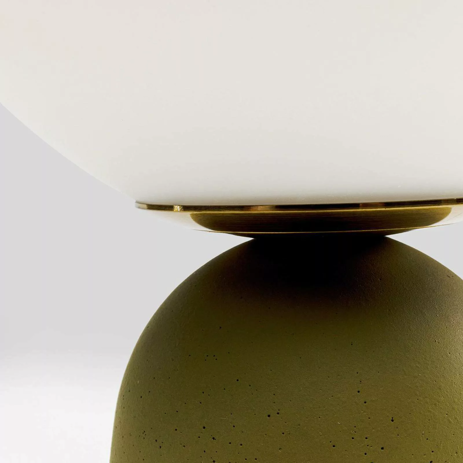 KARE Tischlampe Bollie, Betonfuß grün, Opalglas, Höhe 31 cm günstig online kaufen