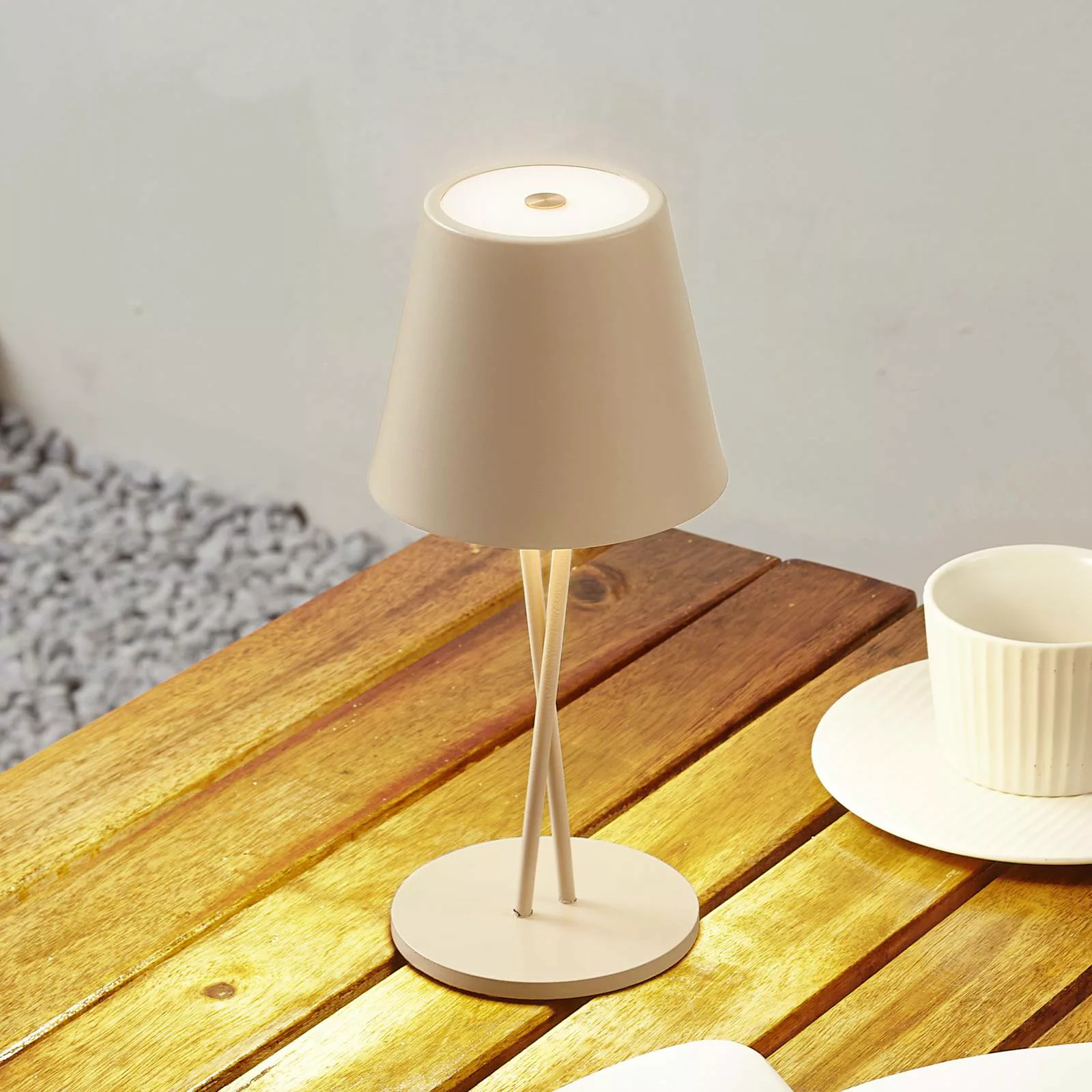 Lindby LED-Akkutischleuchte Janea, CROSS, beige, Metall günstig online kaufen