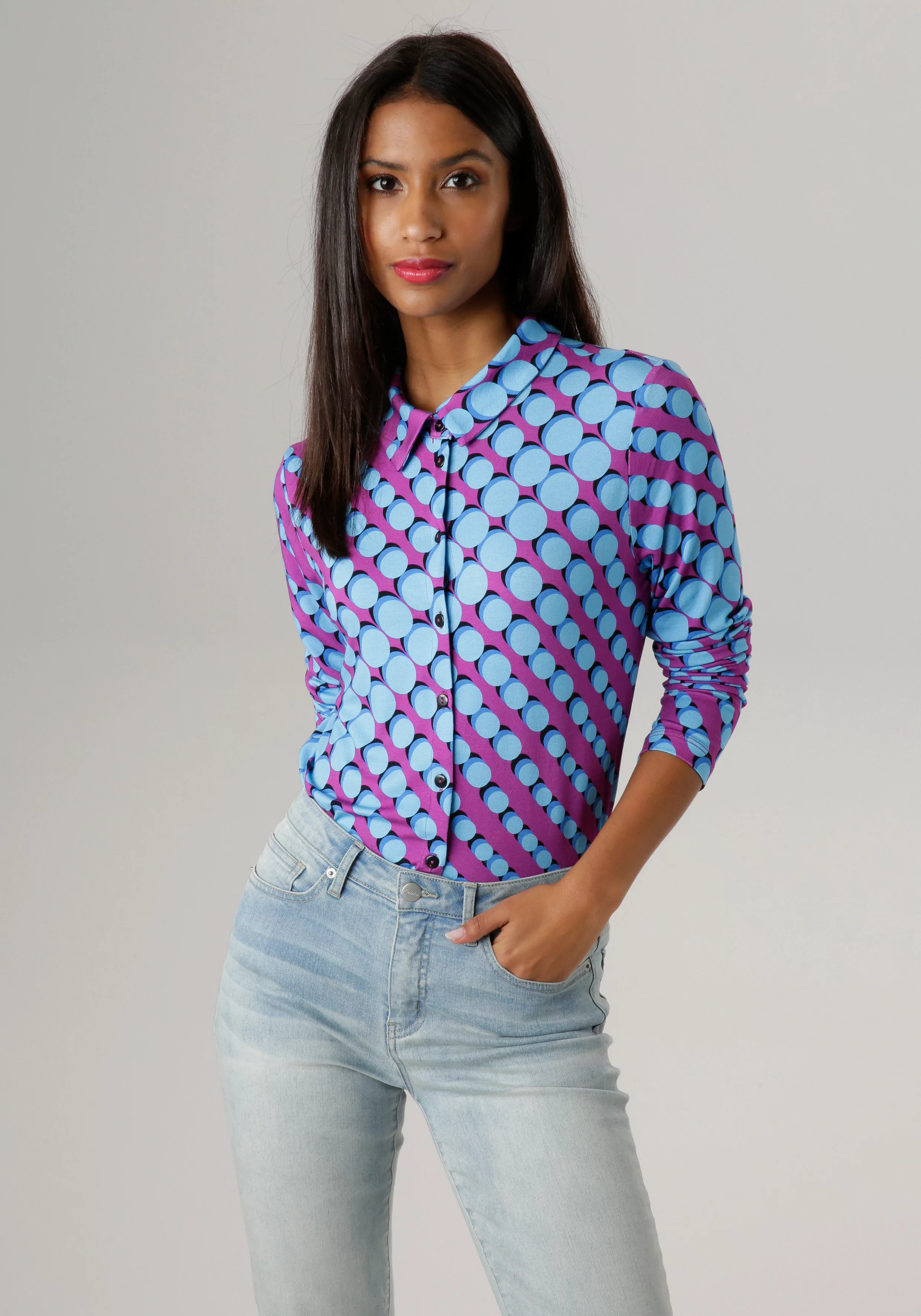 Aniston SELECTED Hemdbluse, aus elastischem Jersey, mit retro Punktedruck - günstig online kaufen