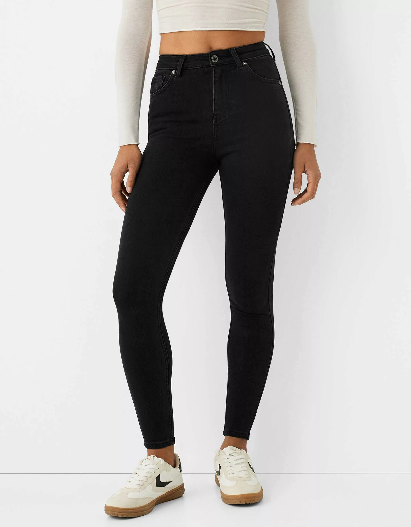 Bershka Skinny-Jeans Mit Sehr Hohem Bund Damen 44 Schwarz günstig online kaufen