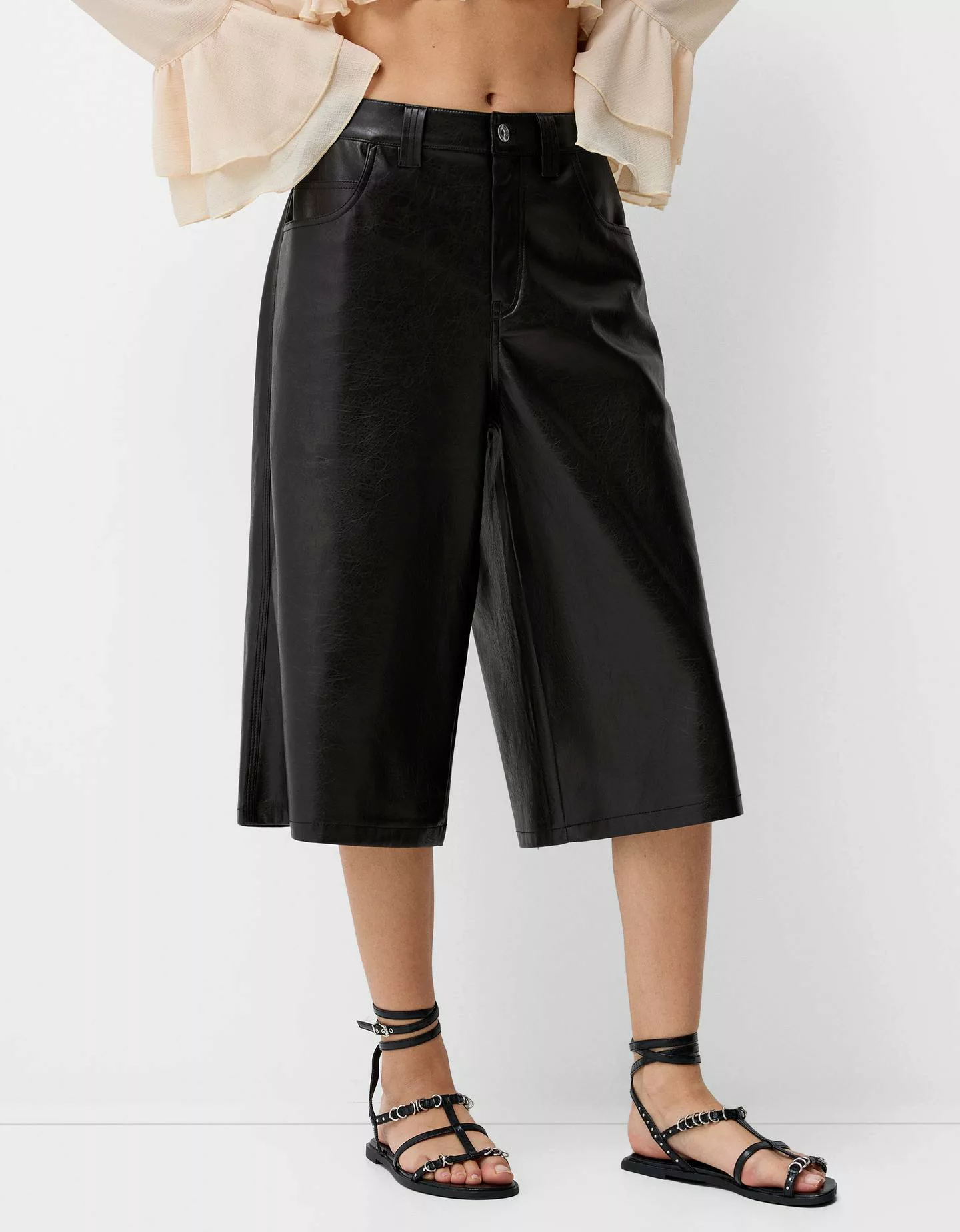 Bershka Bermudas Im Jort-Stil Aus Kunstleder Damen Xs Schwarz günstig online kaufen