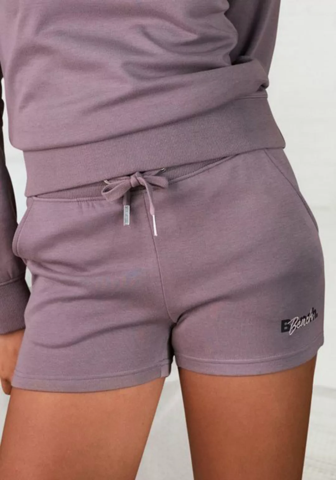 Bench. Loungewear Shorts mit Logodruck und Stickerei günstig online kaufen