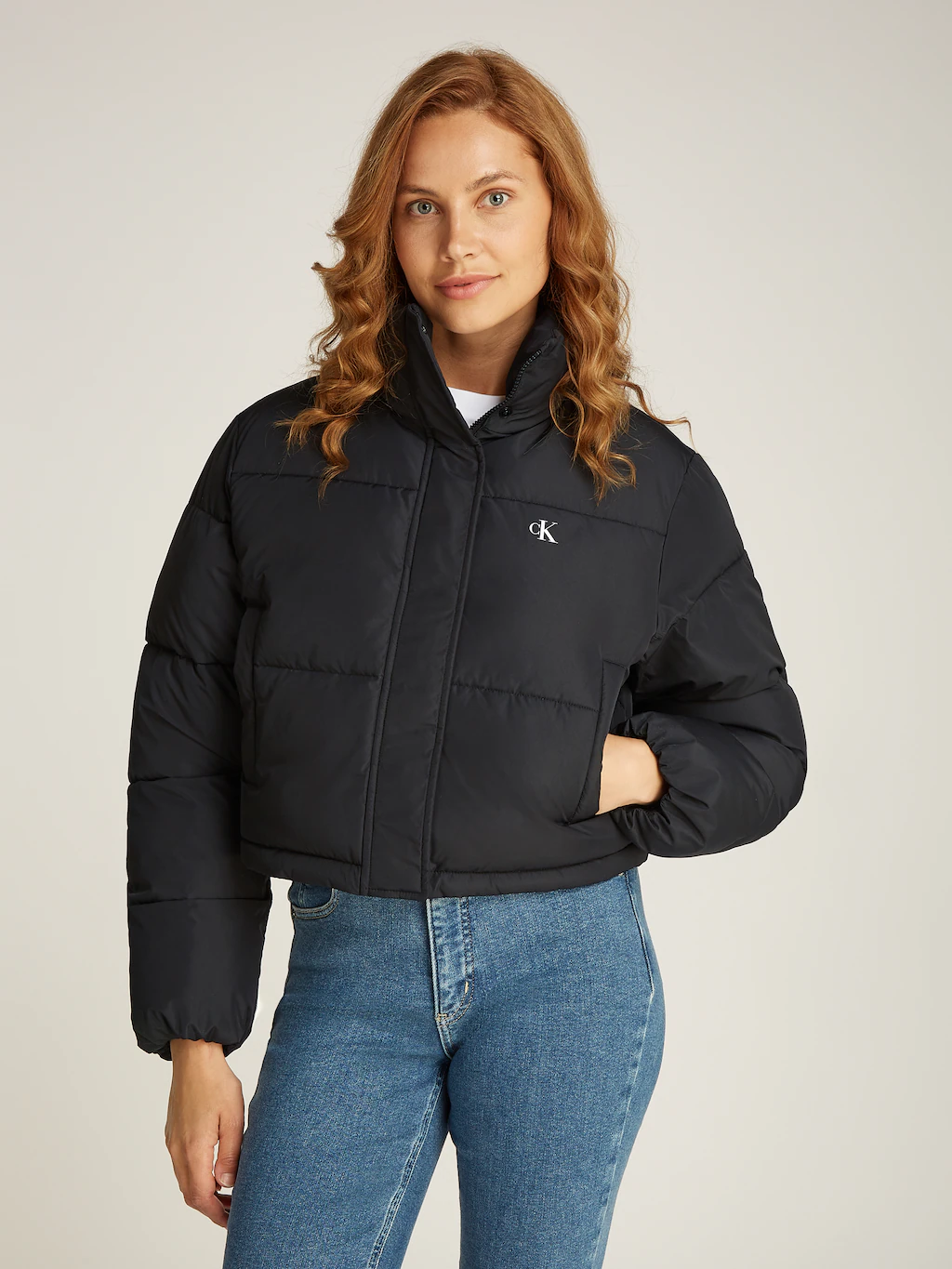 Calvin Klein Jeans Outdoorjacke "MATTE CROPPED ND PUFFER", mit Kapuze, mit günstig online kaufen