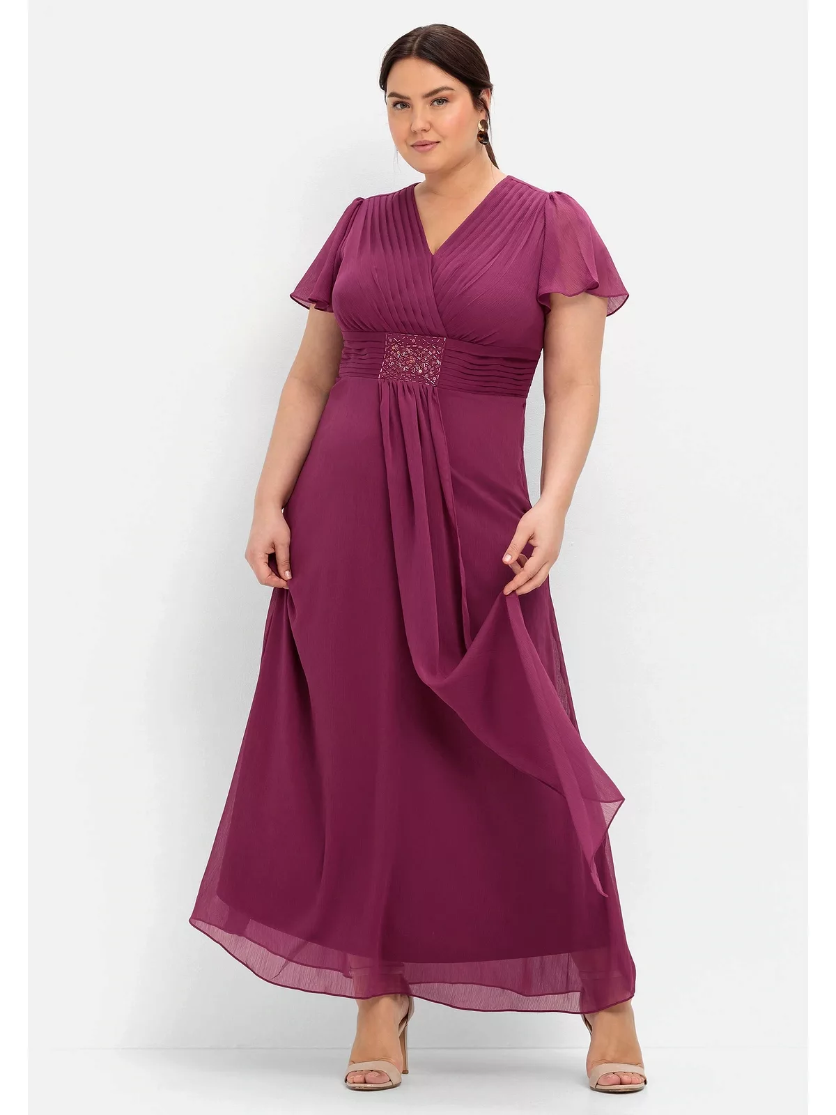 Sheego Abendkleid "Große Größen", mit Schmuckbrosche günstig online kaufen