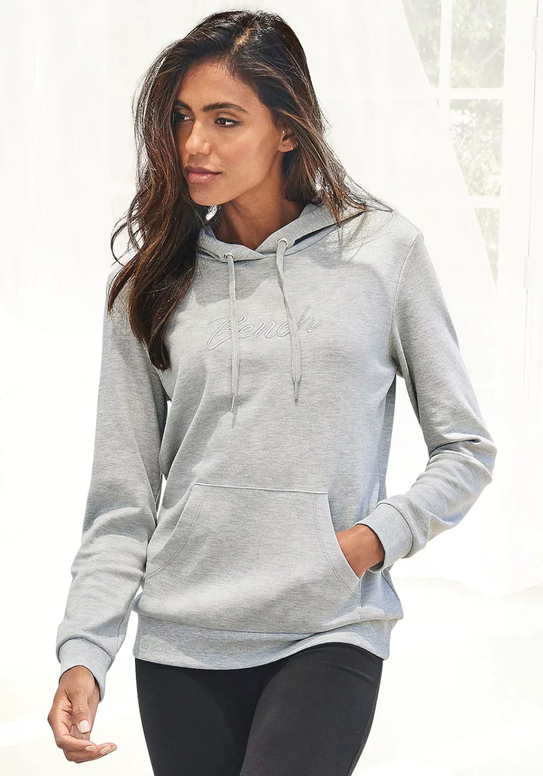 Bench. Loungewear Kapuzensweatshirt mit glänzender Logostickerei, Loungeanz günstig online kaufen