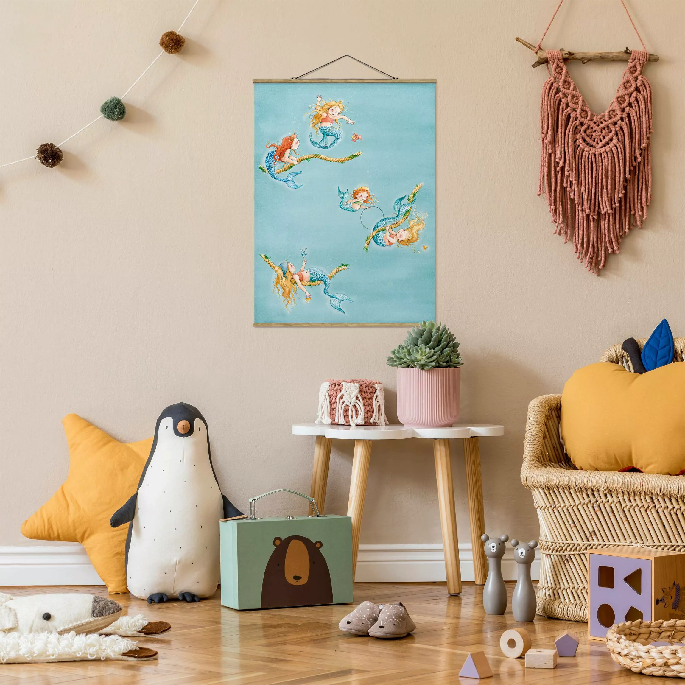 Stoffbild Kinderzimmer mit Posterleisten - Hochformat Seiltänzerin Matilda günstig online kaufen
