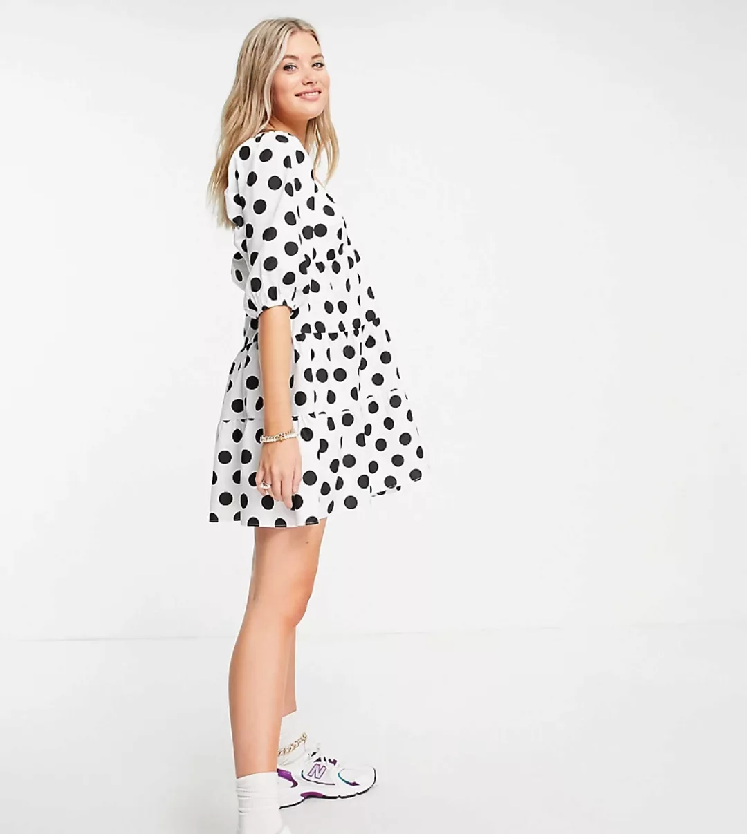 ASOS DESIGN Tall – Gestuftes Mini-Hängerkleid mit schwarz-weißem Punktemust günstig online kaufen