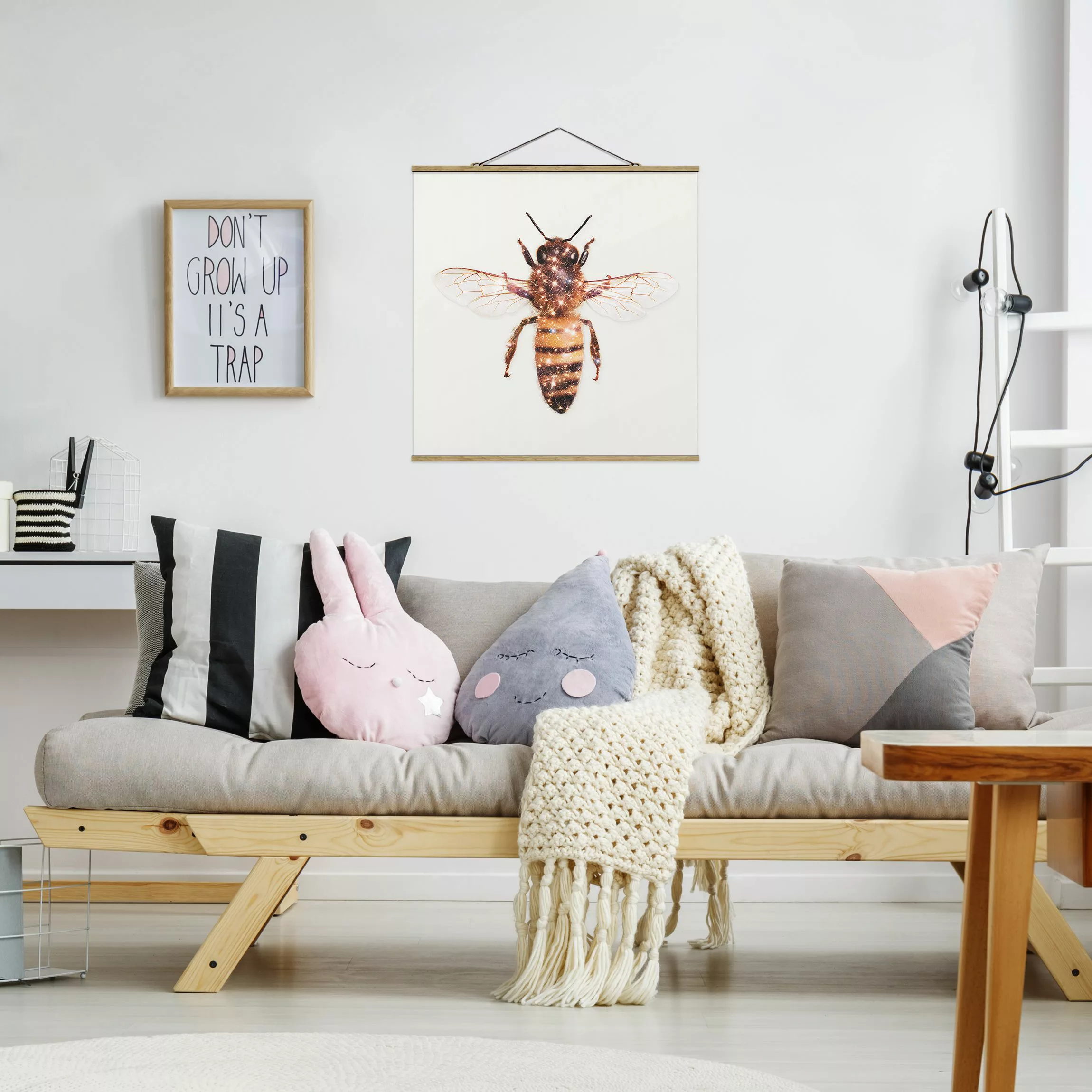 Stoffbild Tiere mit Posterleisten - Quadrat Biene mit Glitzer günstig online kaufen