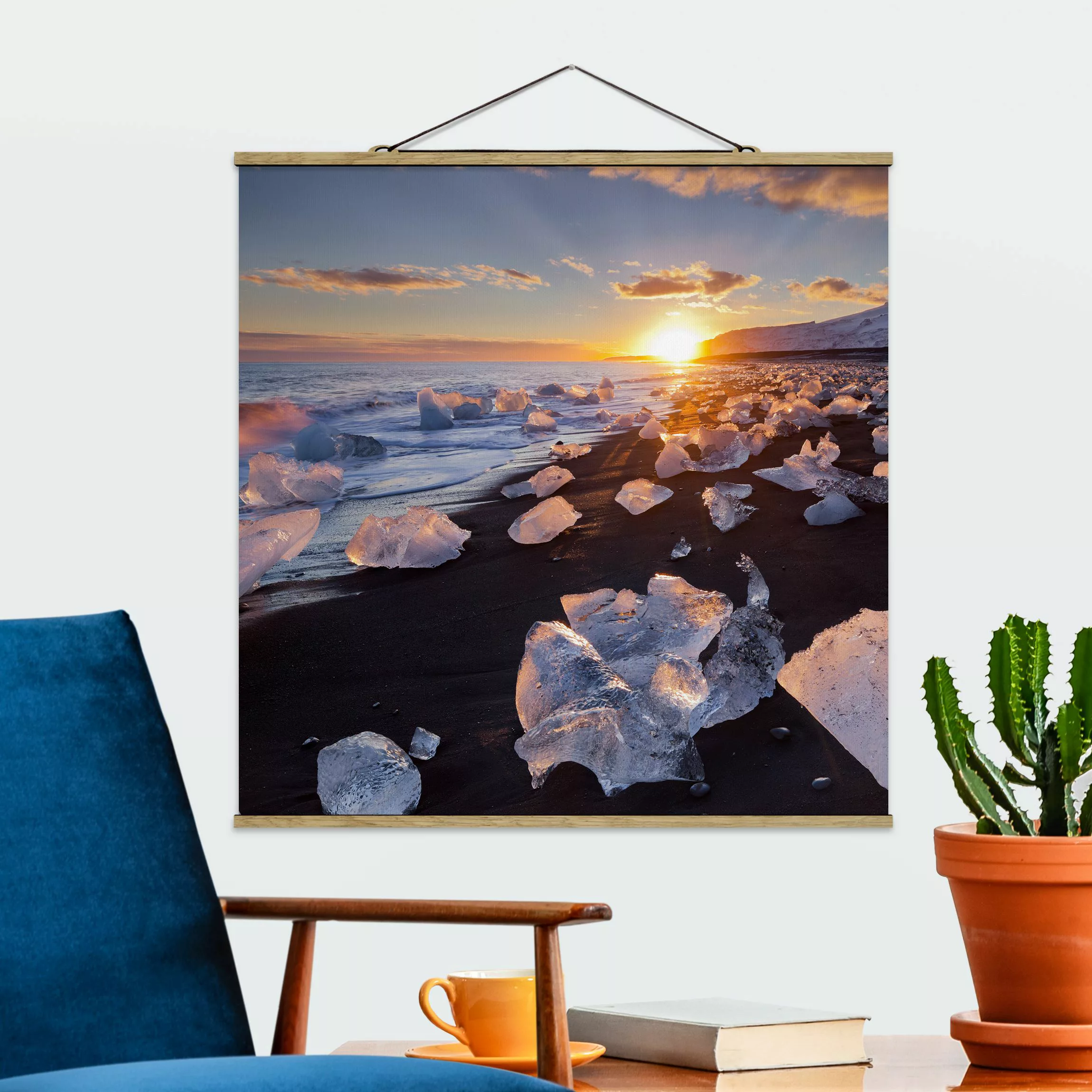 Stoffbild Strand mit Posterleisten - Quadrat Eisbrocken am Strand Island günstig online kaufen