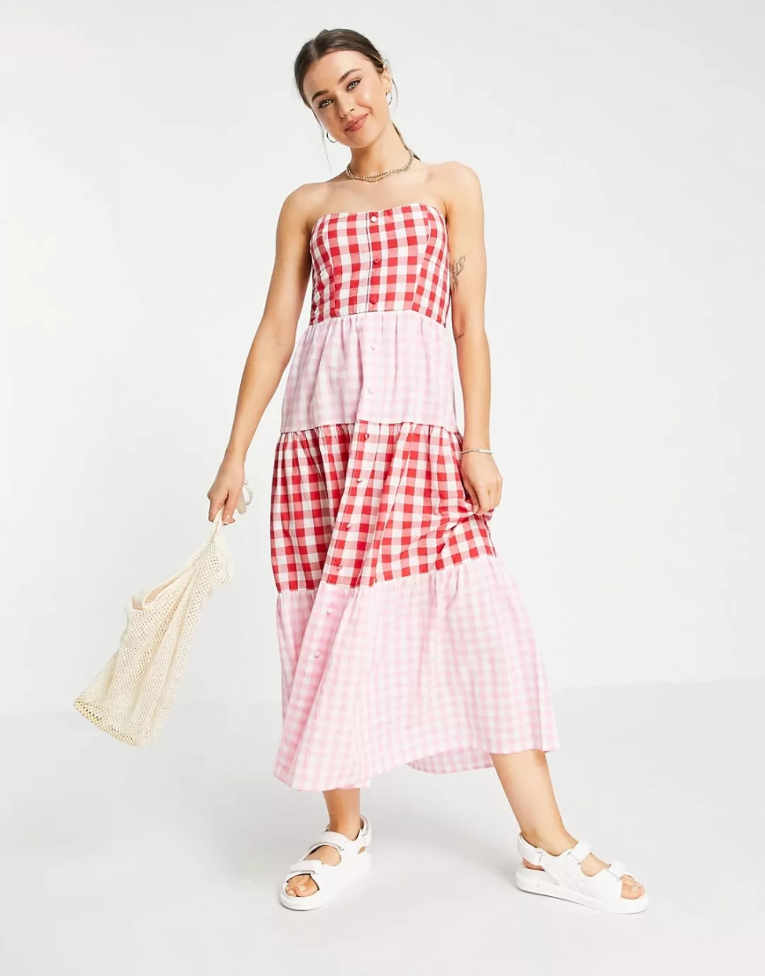 ASOS DESIGN – Trägerloses, gestuftes Midi-Sommerkleid mit verschiedenen Vic günstig online kaufen