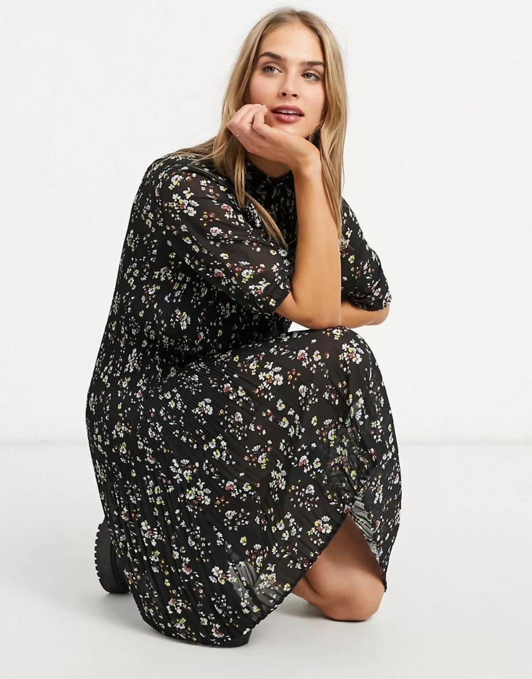 Vila – Plissiertes Swing-Kleid mit Blümchenmuster-Mehrfarbig günstig online kaufen