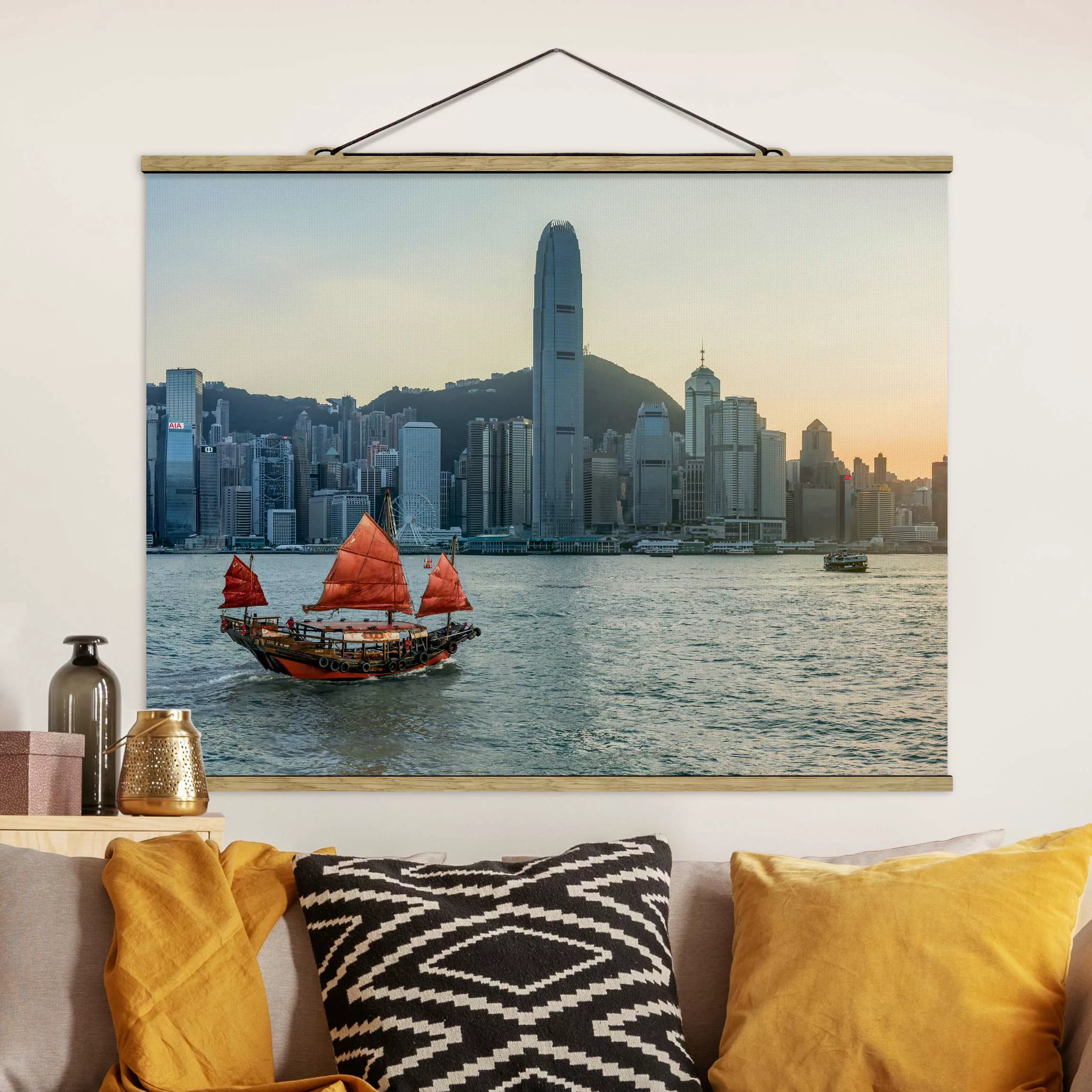 Stoffbild mit Posterleisten Dschunke im Victoria Harbour günstig online kaufen