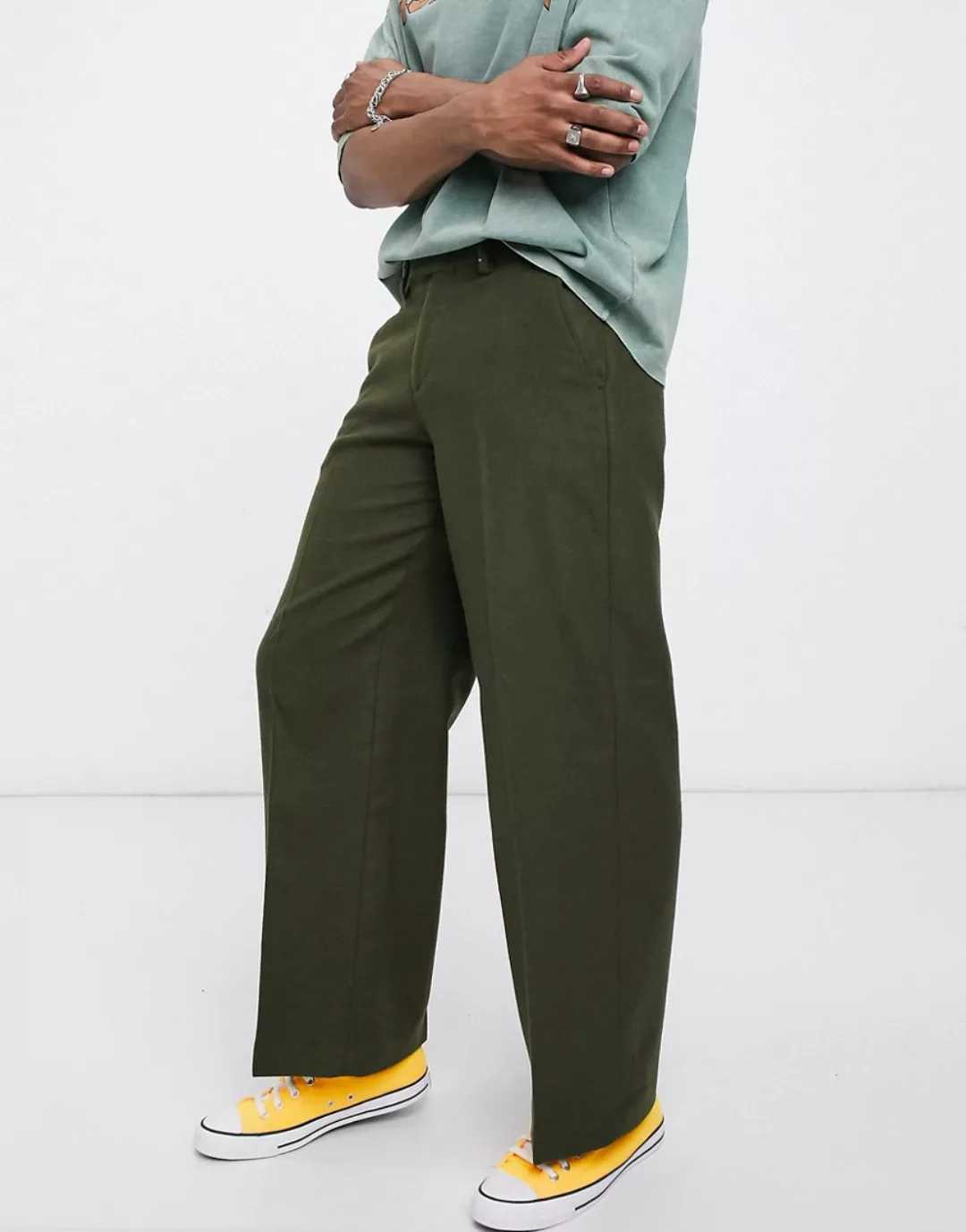 ASOS DESIGN – Elegante Hose aus Wollmischung in Khaki mit sehr weitem Bein- günstig online kaufen