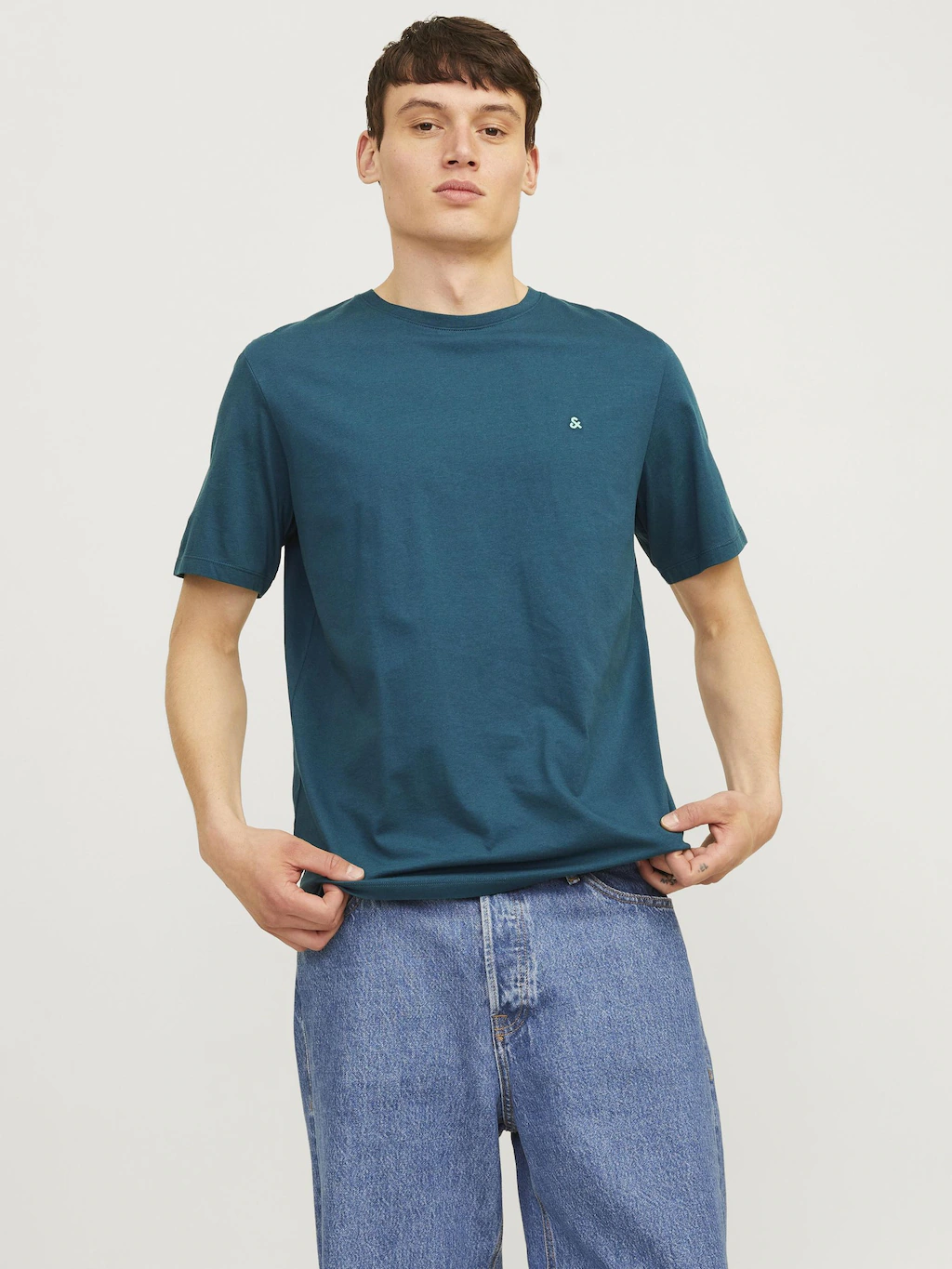 Jack & Jones Rundhalsshirt JJEPAULOS TEE SS CREW NECK NOOS mit Logo Sticker günstig online kaufen