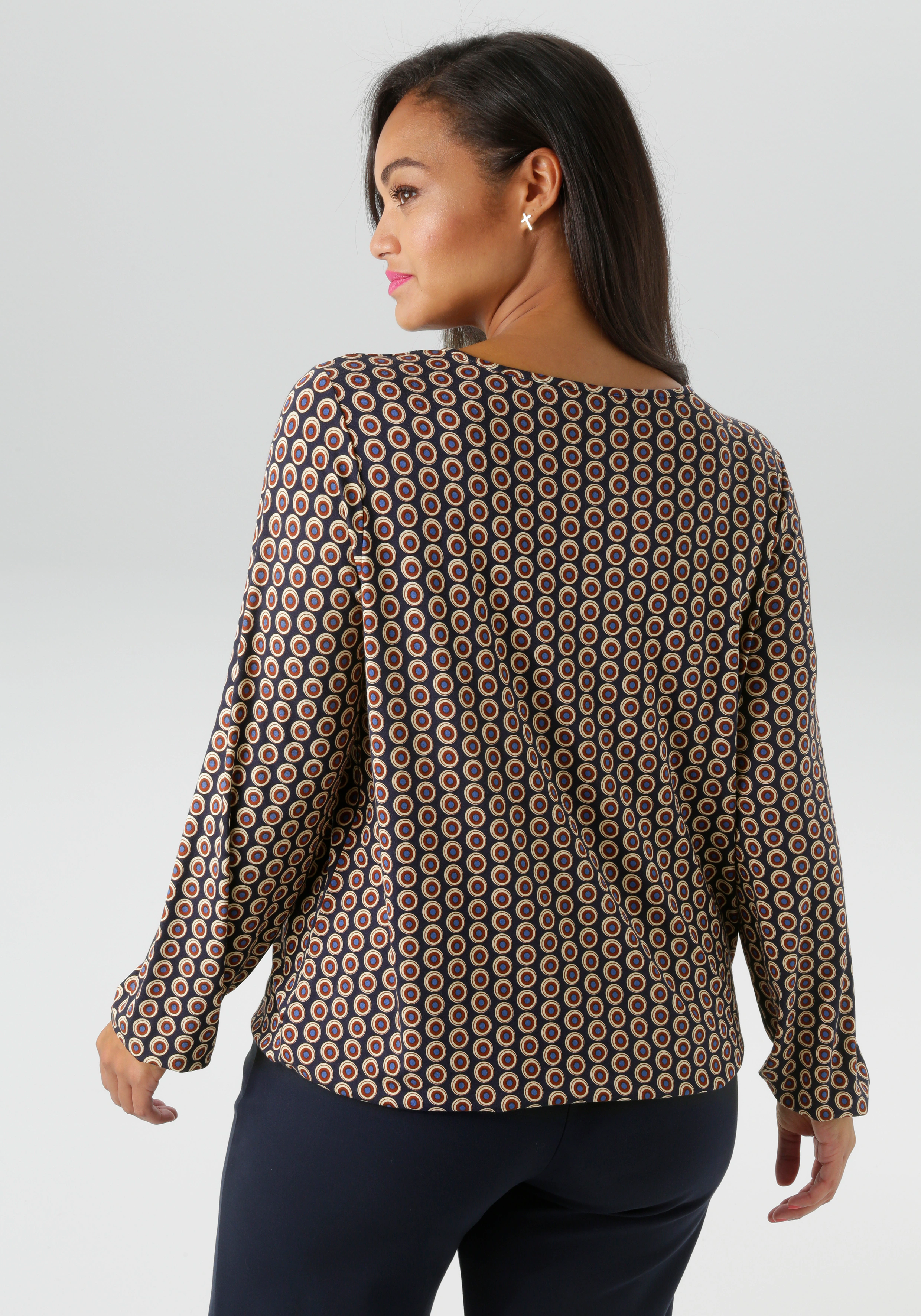 Aniston PLUS Langarmshirt, mit silberfarbenem Schmuckstäbchen - NEUE KOLLEK günstig online kaufen