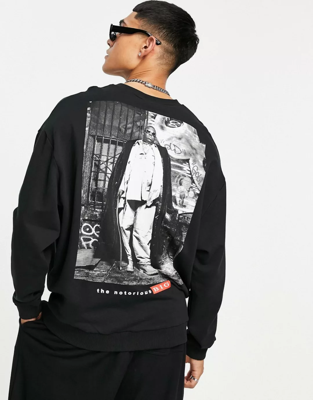 ASOS DESIGN – Oversize-Sweatshirt in Schwarz mit Biggie-Smalls-Print günstig online kaufen