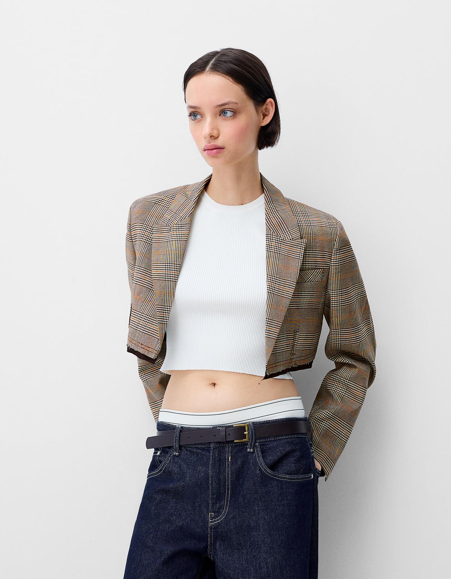 Bershka Cropped-Blazer Mit Ausgefranstem Saum Damen Xs Braun günstig online kaufen