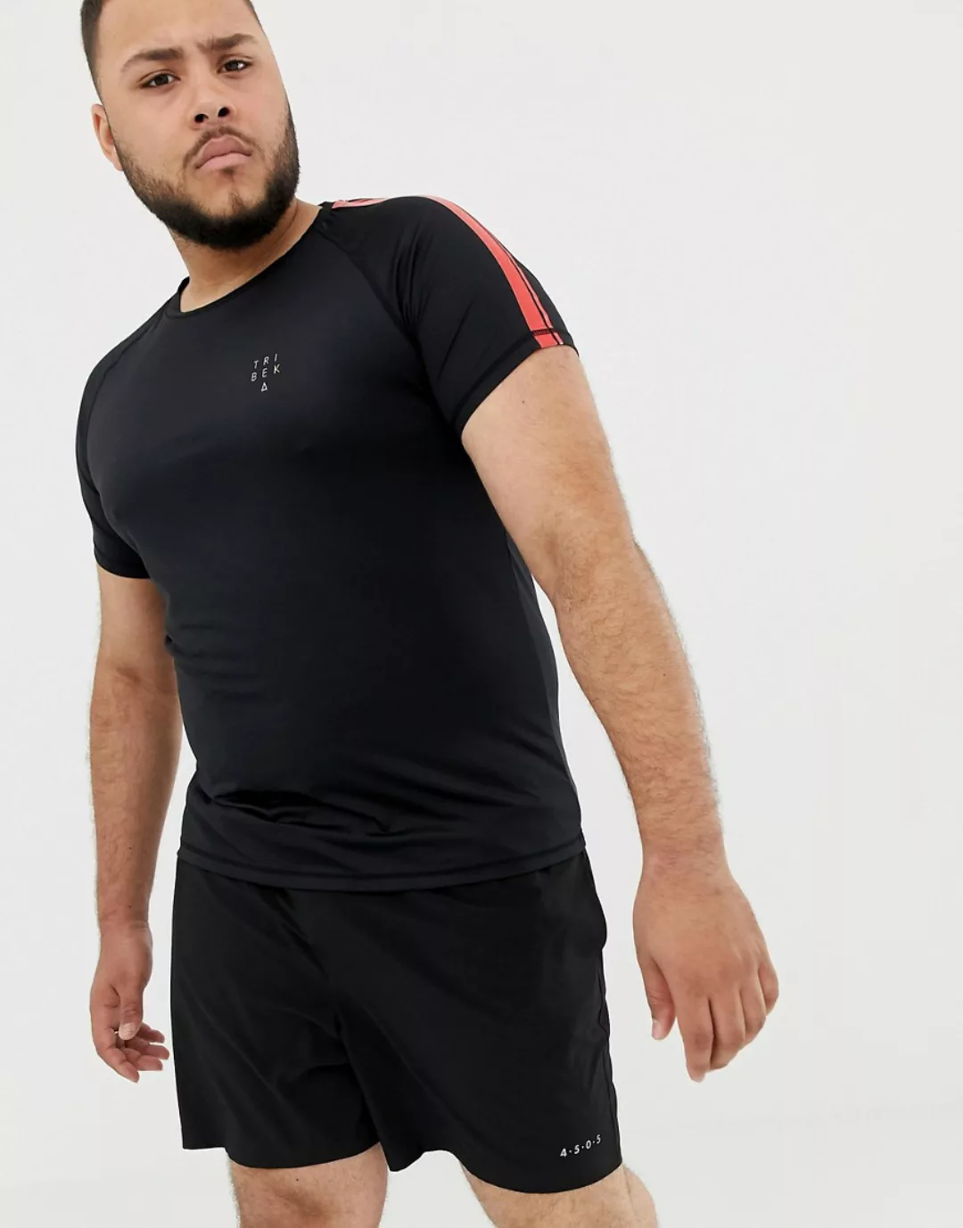 Tribeka – Raglan-T-Shirt mit Farbblock-Einsatz und Slogan hinten-Schwarz günstig online kaufen