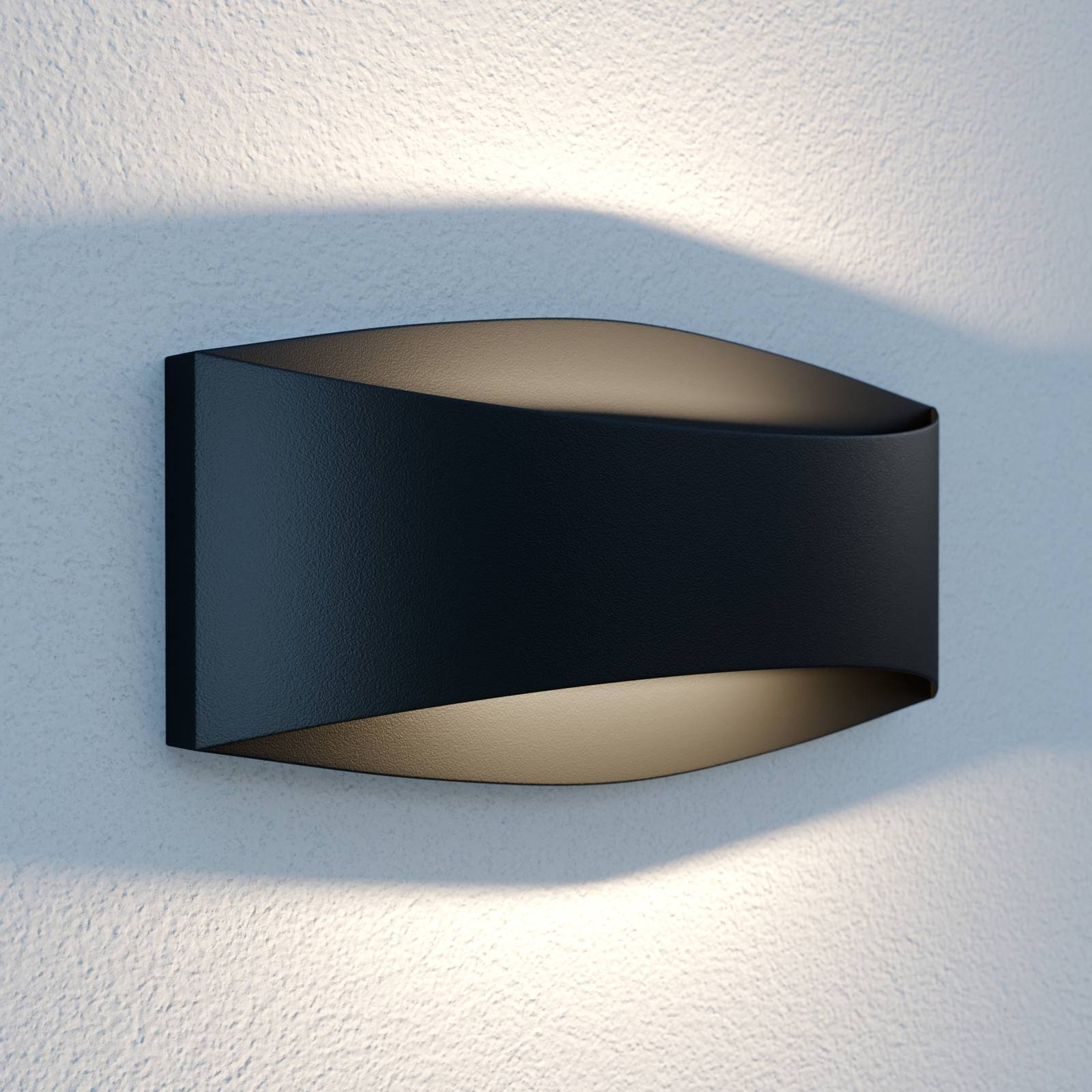 Lindby Evric LED-Außenwandleuchte, Breite 25,4 cm günstig online kaufen