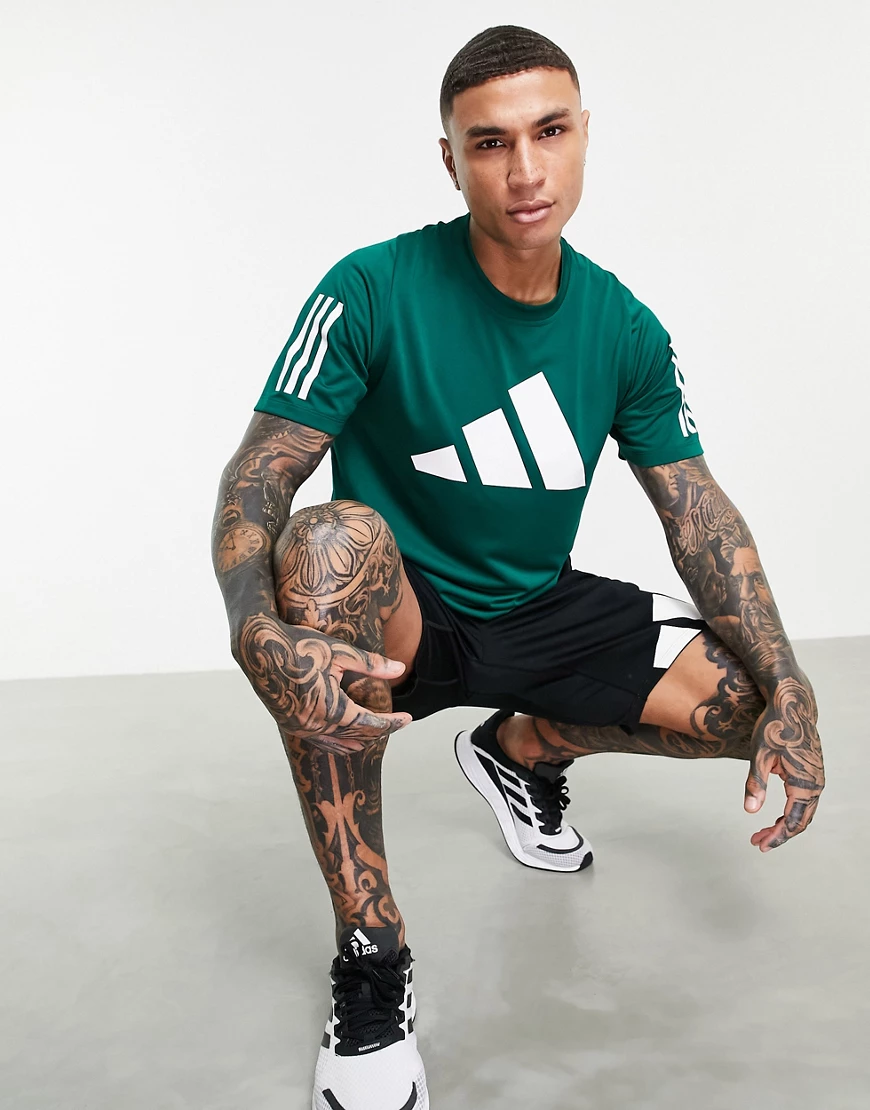 adidas Training – T-Shirt in Grün mit großem BOS-Logo günstig online kaufen