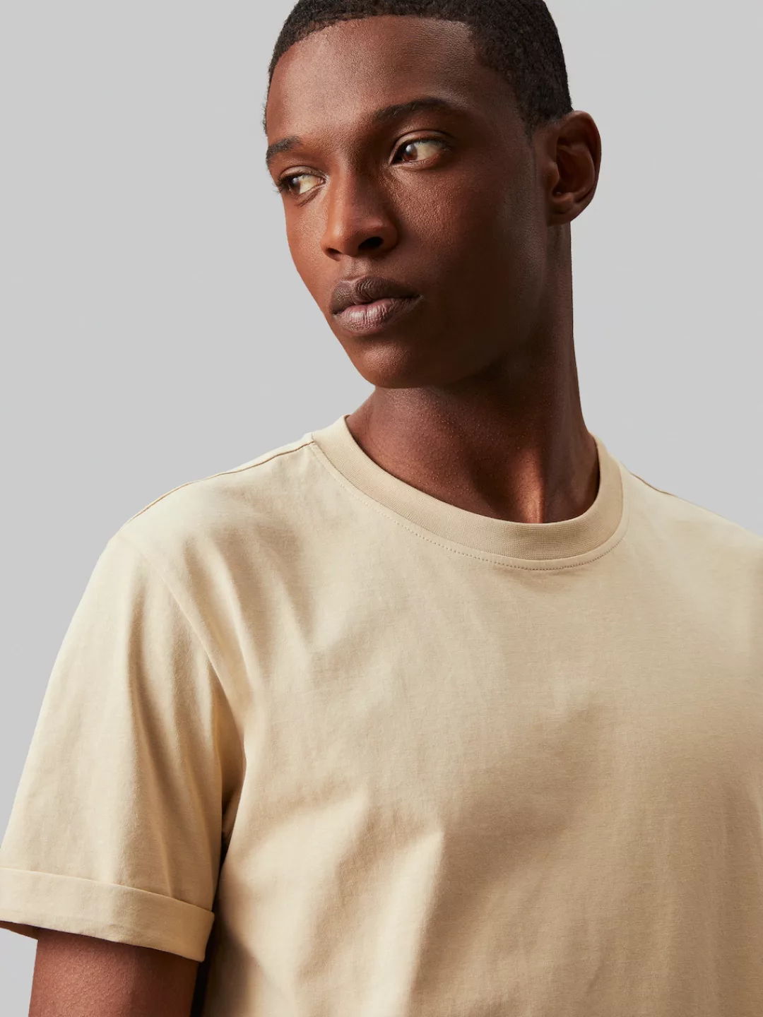 Calvin Klein Jeans T-Shirt BADGE TURN UP SLEEVE mit Logopatch günstig online kaufen