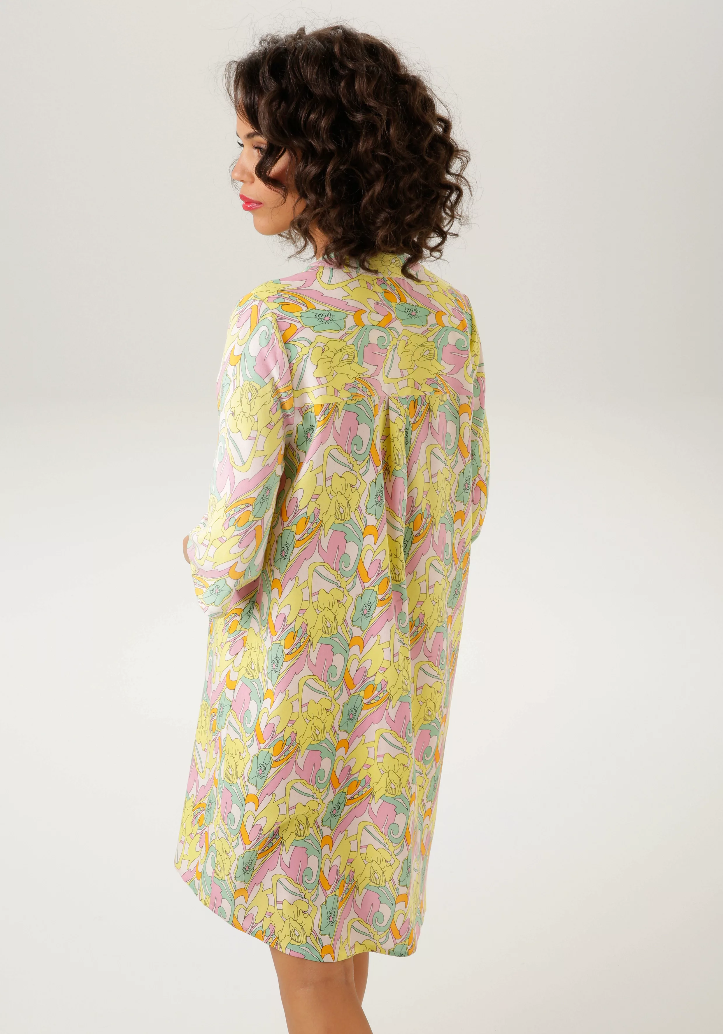 Aniston CASUAL Sommerkleid, mit pastellfarbenen, graphischen Blumendruck - günstig online kaufen