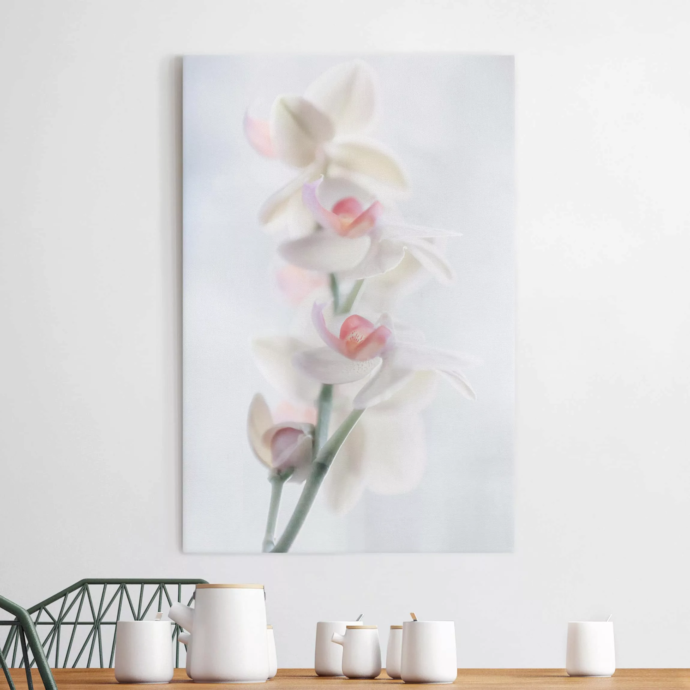 Leinwandbild Blumen - Hochformat Zerbrechliche Orchidee günstig online kaufen