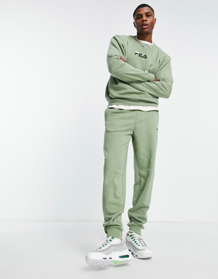 Fila – Jogginghose in Grün mit Logo günstig online kaufen