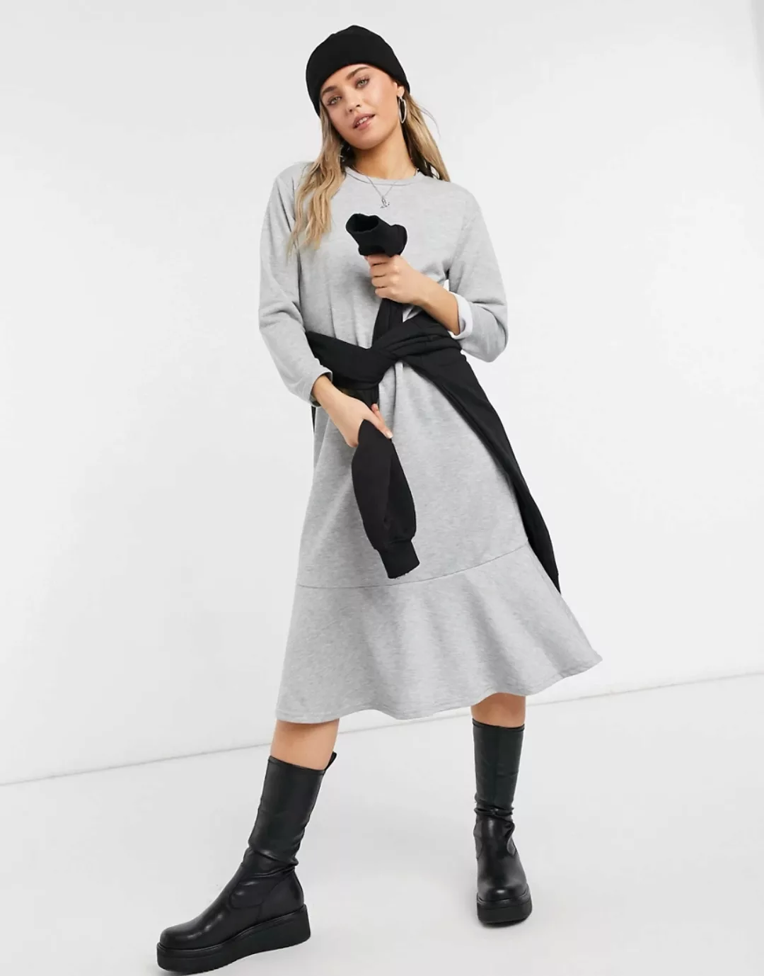 New Look – Midikleid aus Sweatstoff mit Volantsaum in Grau günstig online kaufen