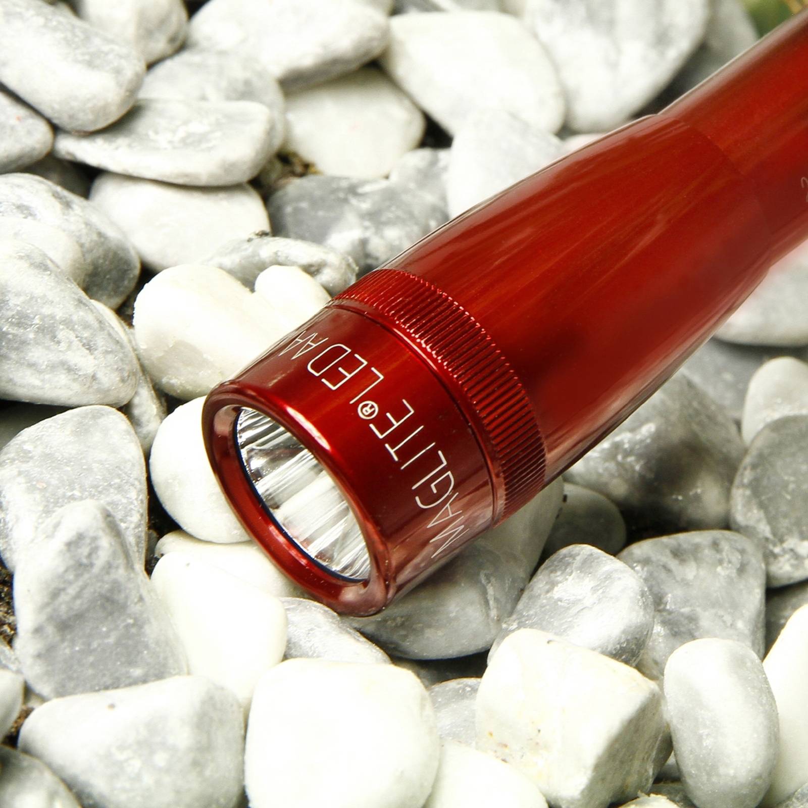 Maglite LED-Taschenlampe Mini, 2-Cell AA, Holster, rot günstig online kaufen