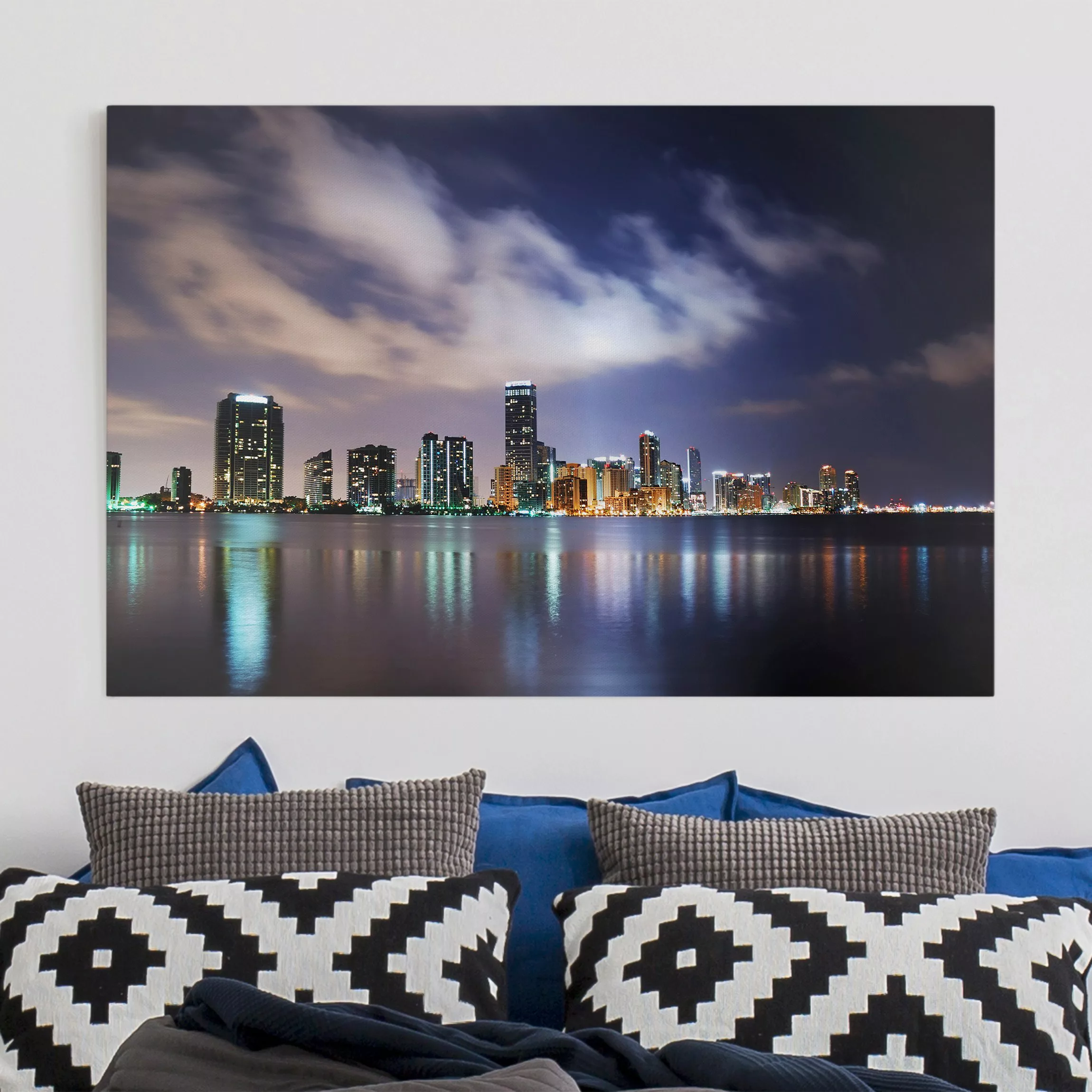 Leinwandbild Architektur & Skyline - Querformat Miami bei Nacht günstig online kaufen