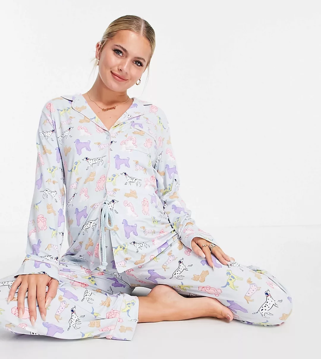Chelsea Peers Maternity – Pyjama in Blau mit Hundemotiven günstig online kaufen