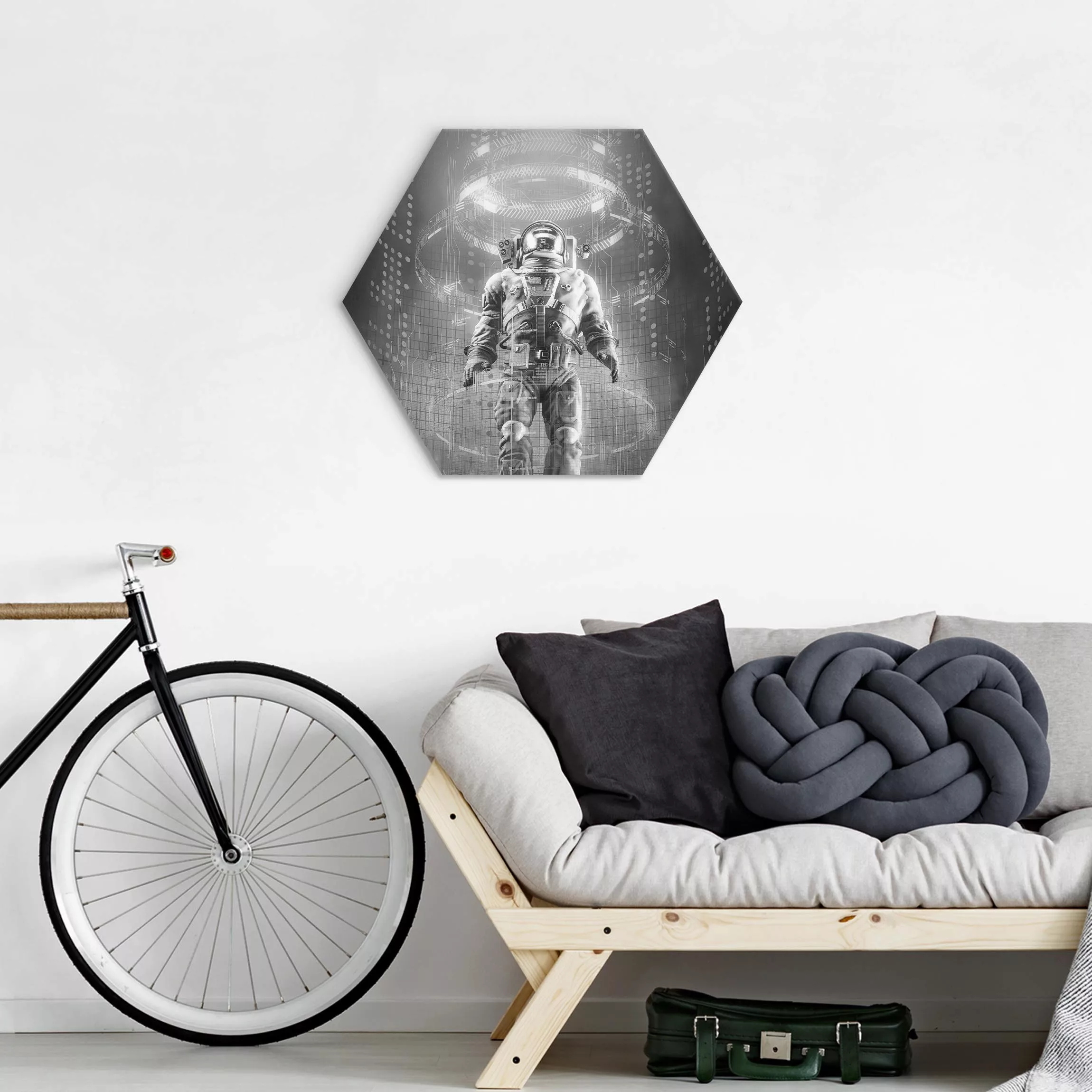 Hexagon-Alu-Dibond Bild Astronaut in Röhre günstig online kaufen